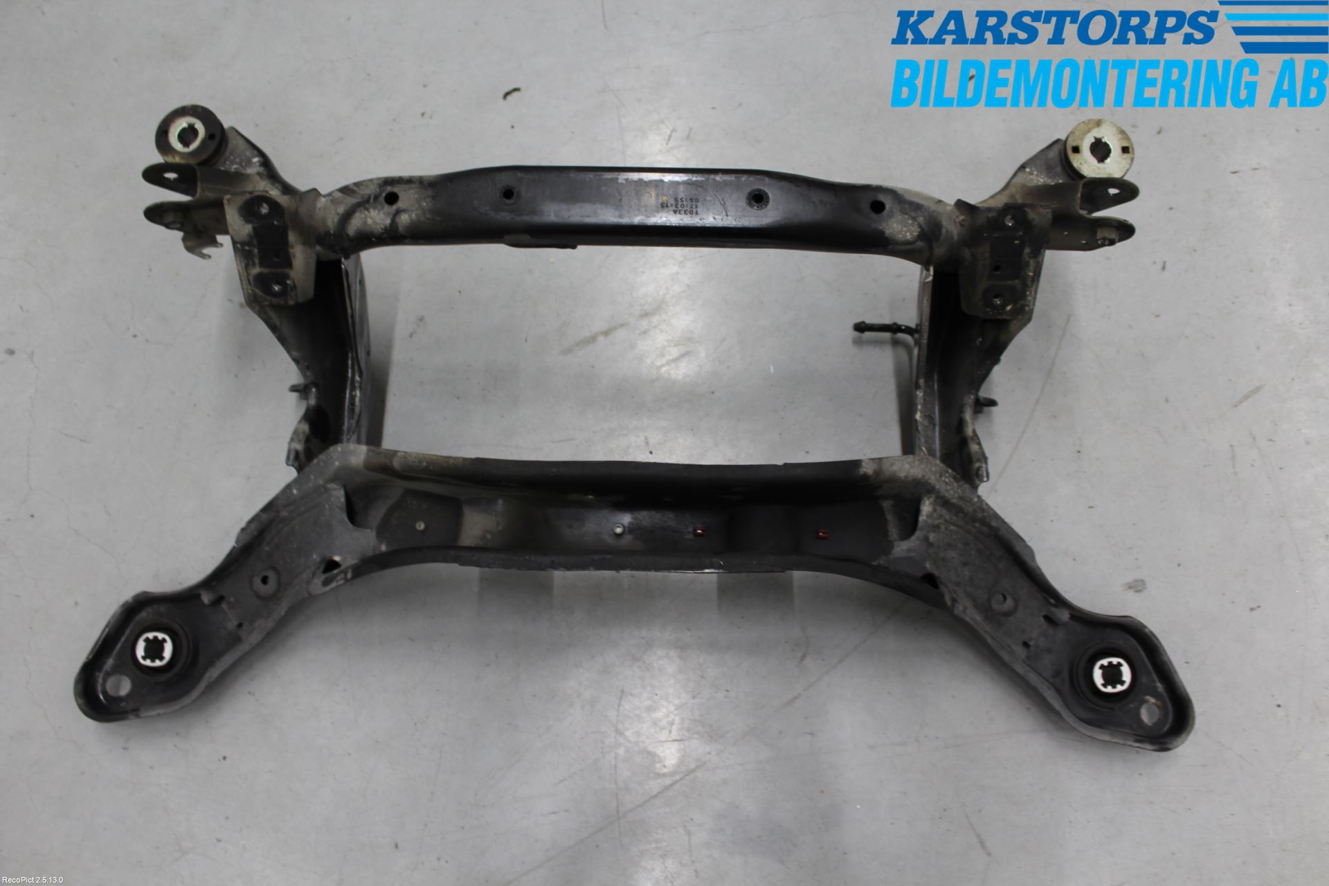 Volvo V60 14-18 Bakaksel Feste Travers-Ramme