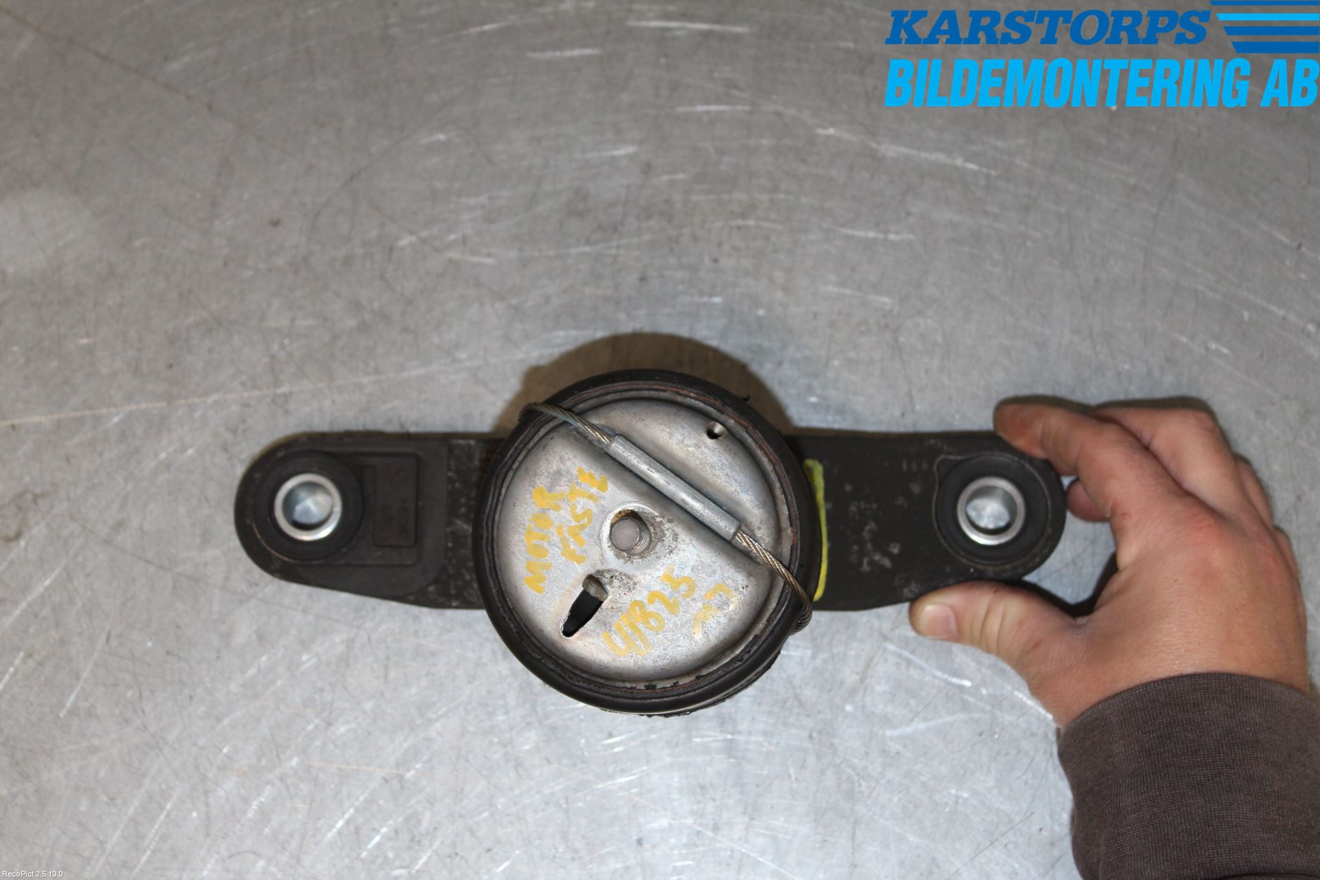 Volvo V40 12-19 Motor Feste Gummi