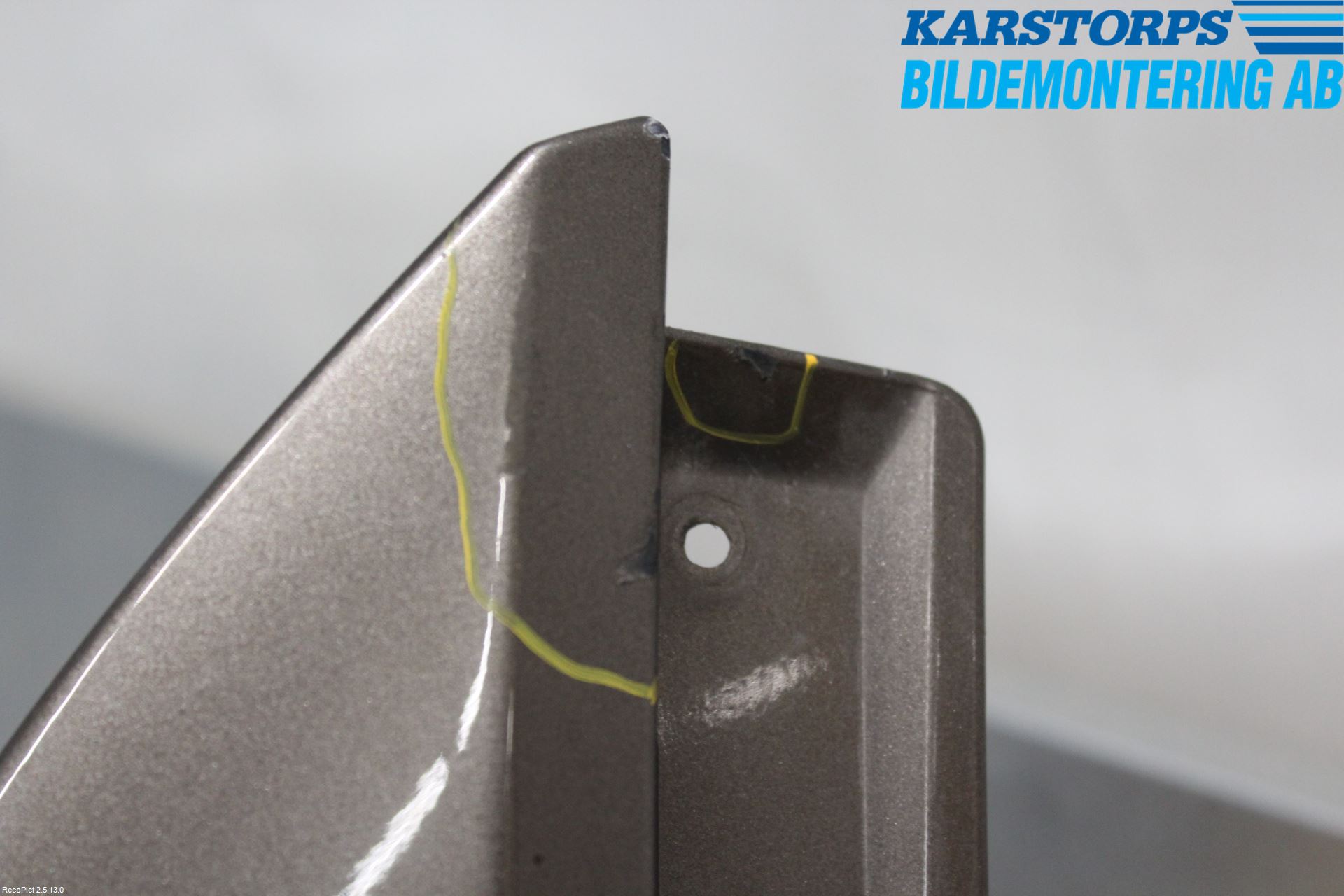 BMW 6 E63/64    02-10 Skjerm Foran Venstre