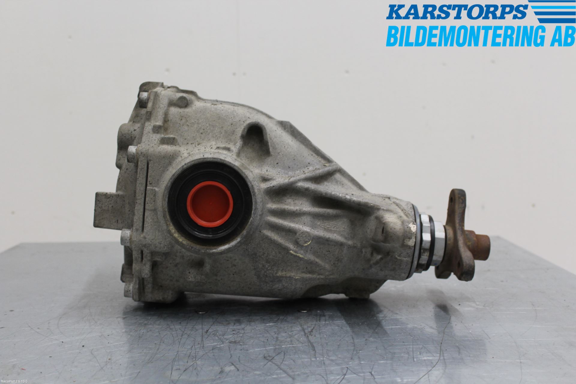 BMW 5 F10/F11/F18 09-17 Bakaksel Kardang Bak -Diff