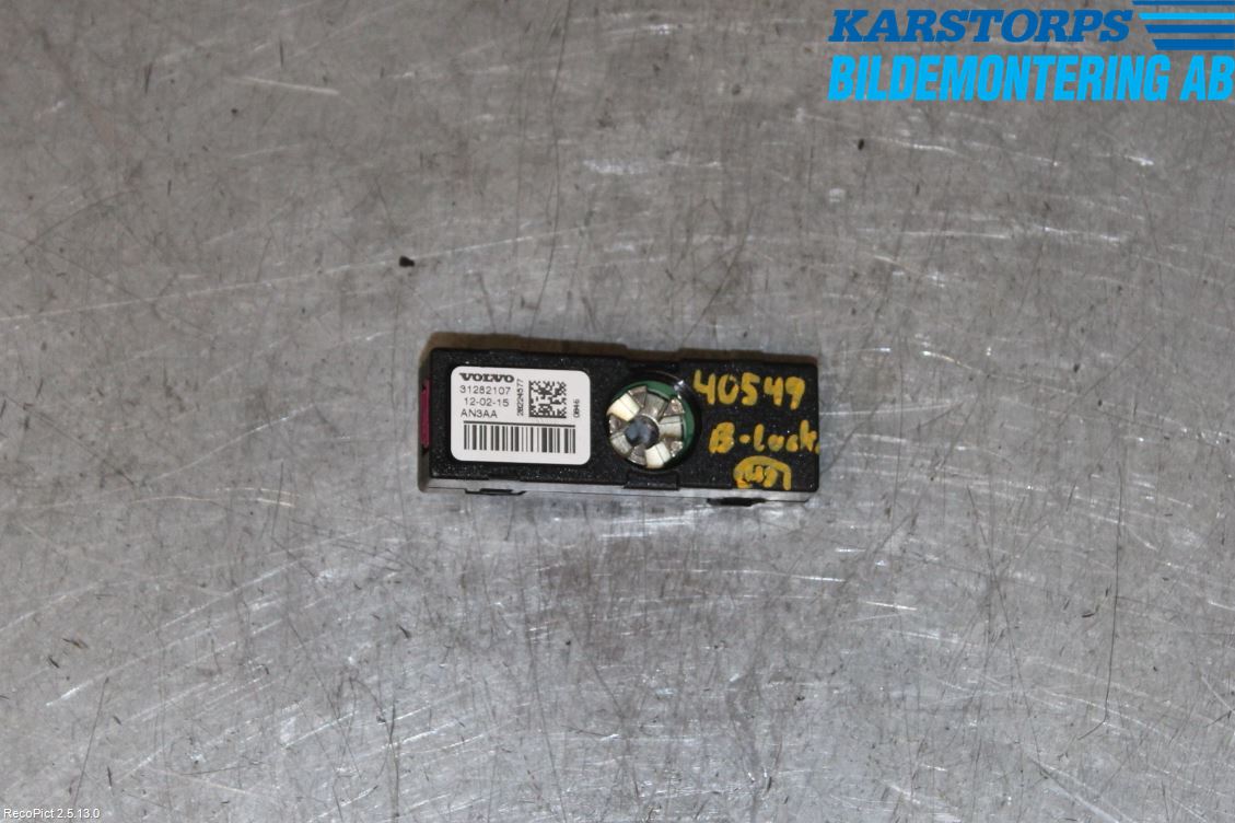 Volvo V40 12-19 Stereo Antenneforsterker