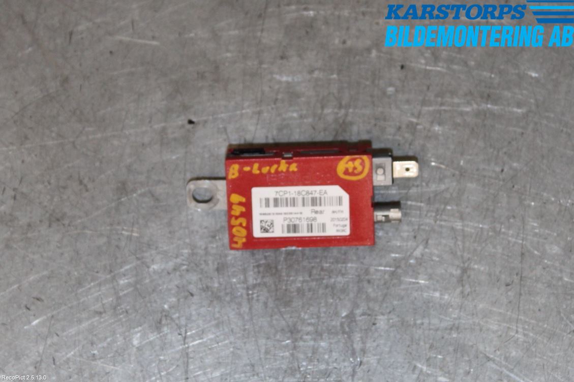 Volvo V40 12-19 Stereo Antenneforsterker