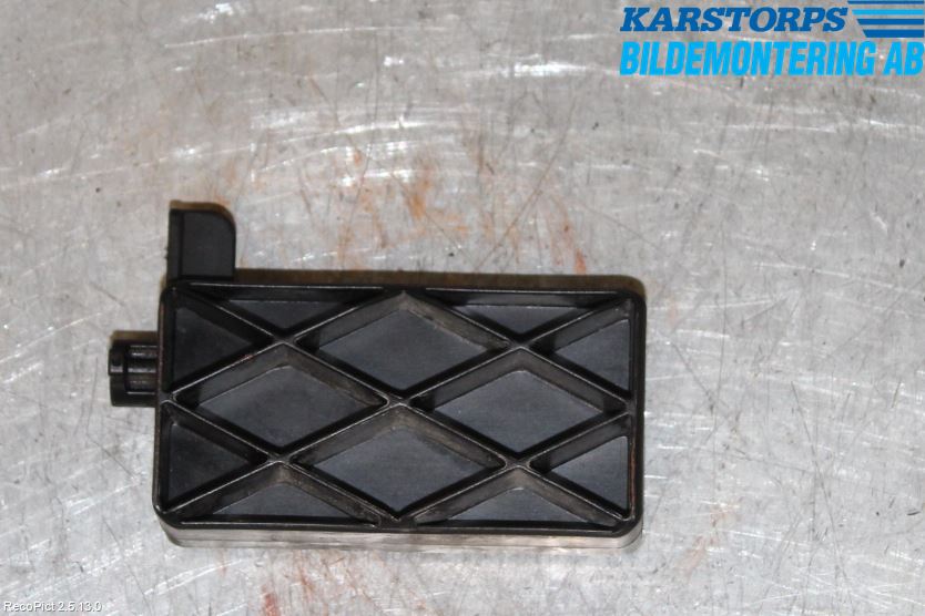 Volvo XC70 14-16 Radiator Feste - Ramme - Bjelk