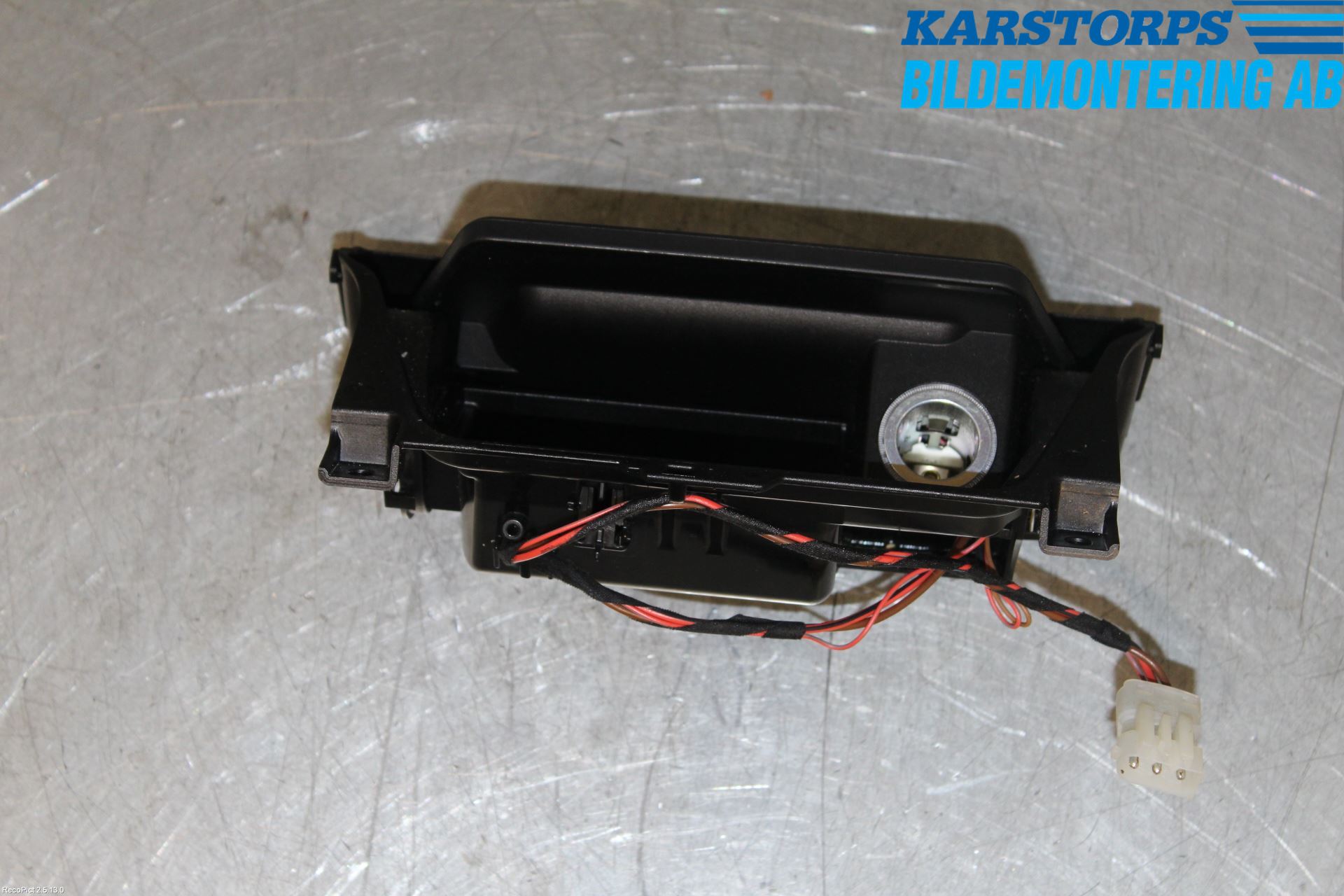 BMW 5 F10/F11/F18 09-17 Innr Konsoll-Lomme