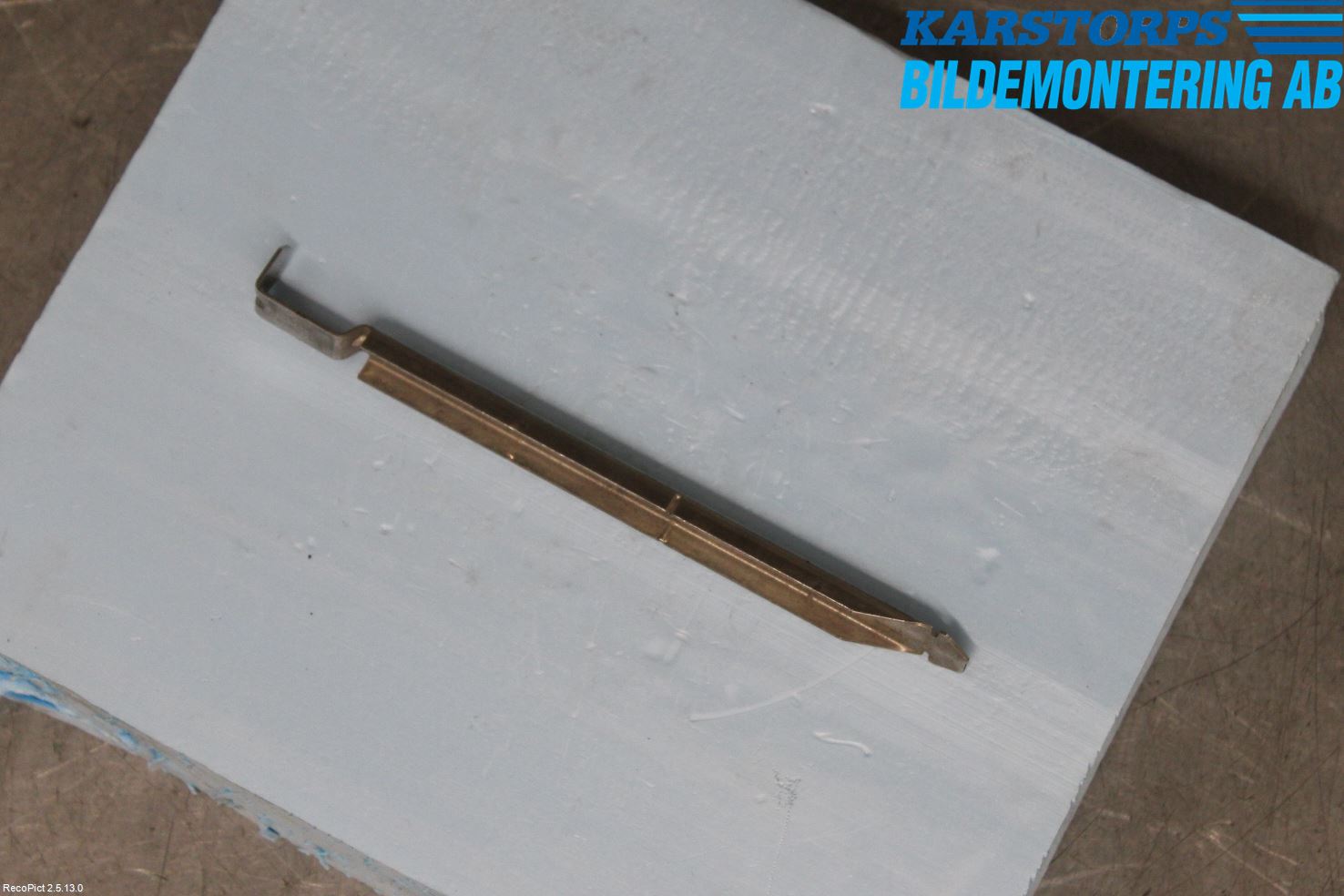 Volvo V50 04-07 Frontlykt Holder-Feste