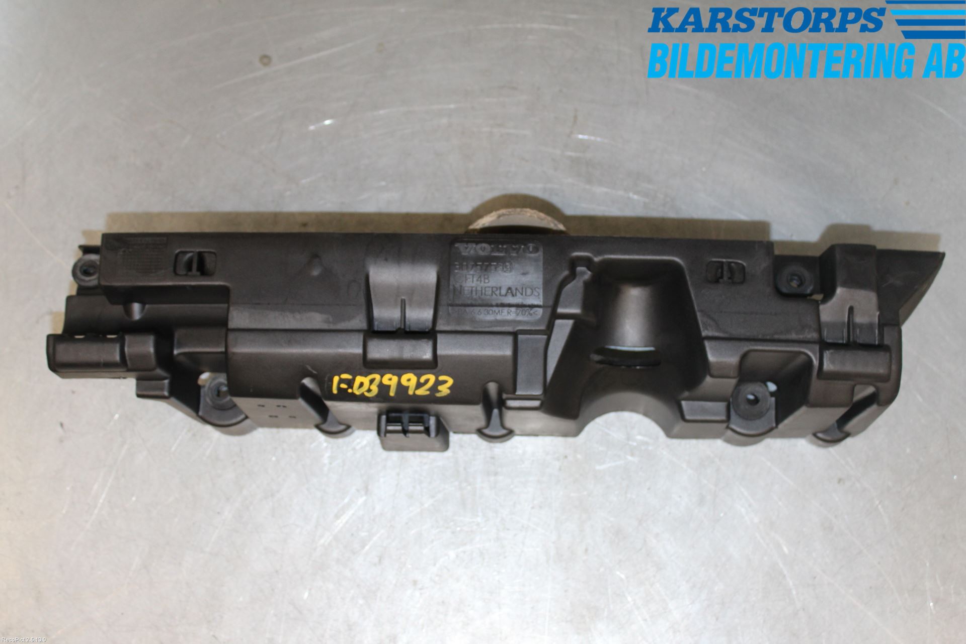 Volvo V70 05-08 Motor Deksel Over Motor