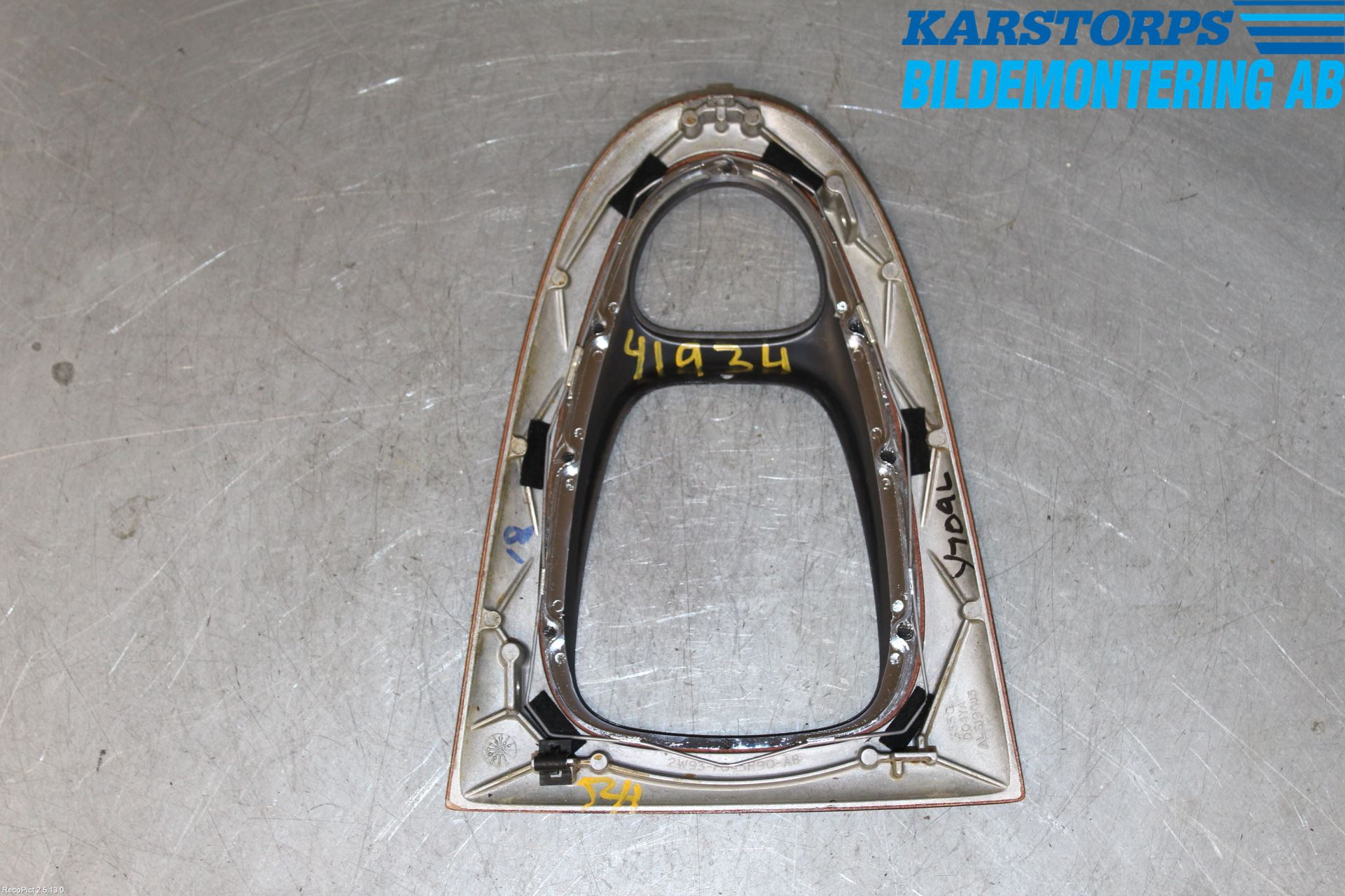 Jaguar XJ X350        03-09 Innr Konsoll-Lomme