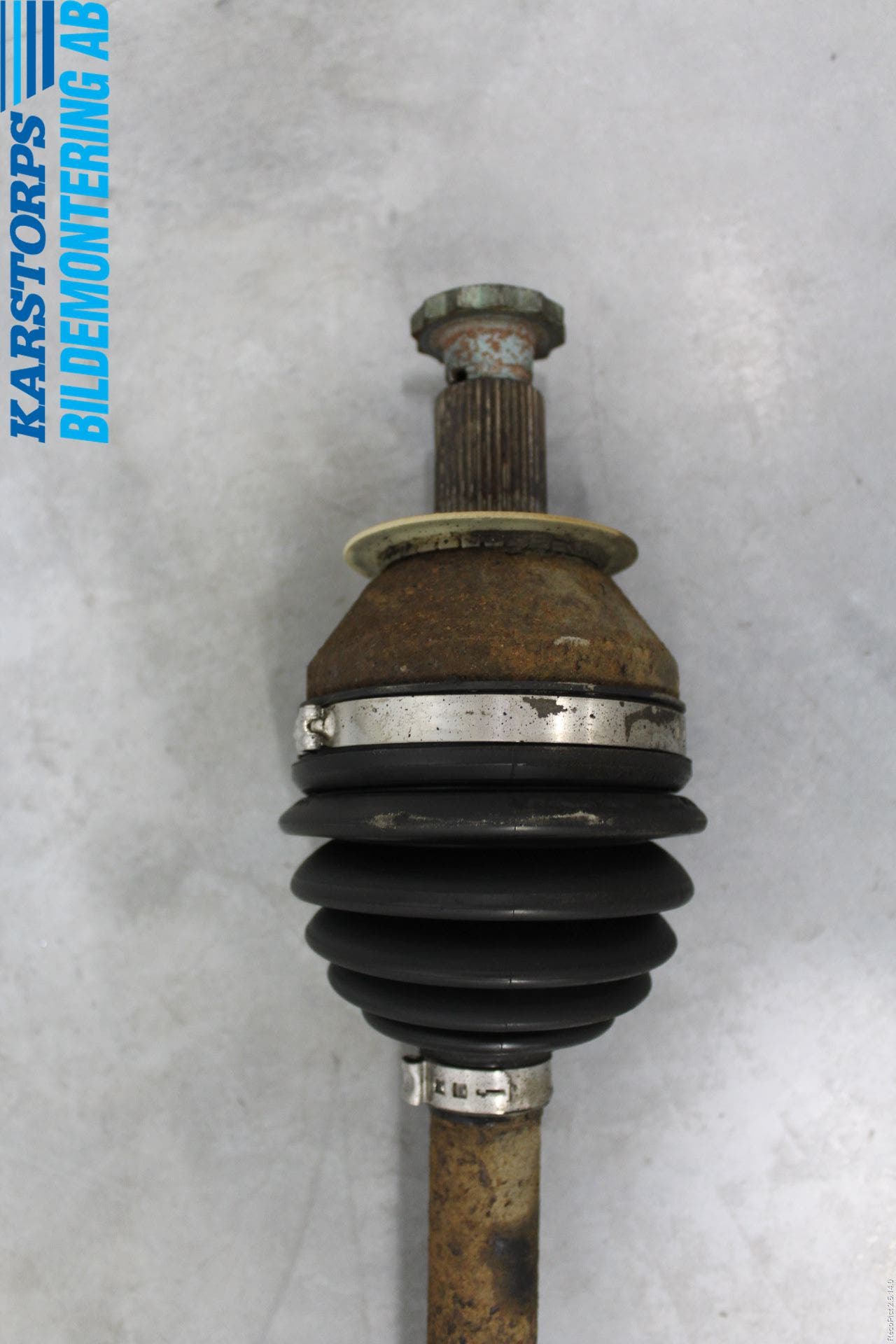 Volkswagen VW POLO 10-17 Drivaksel Foran Kompl Venstre