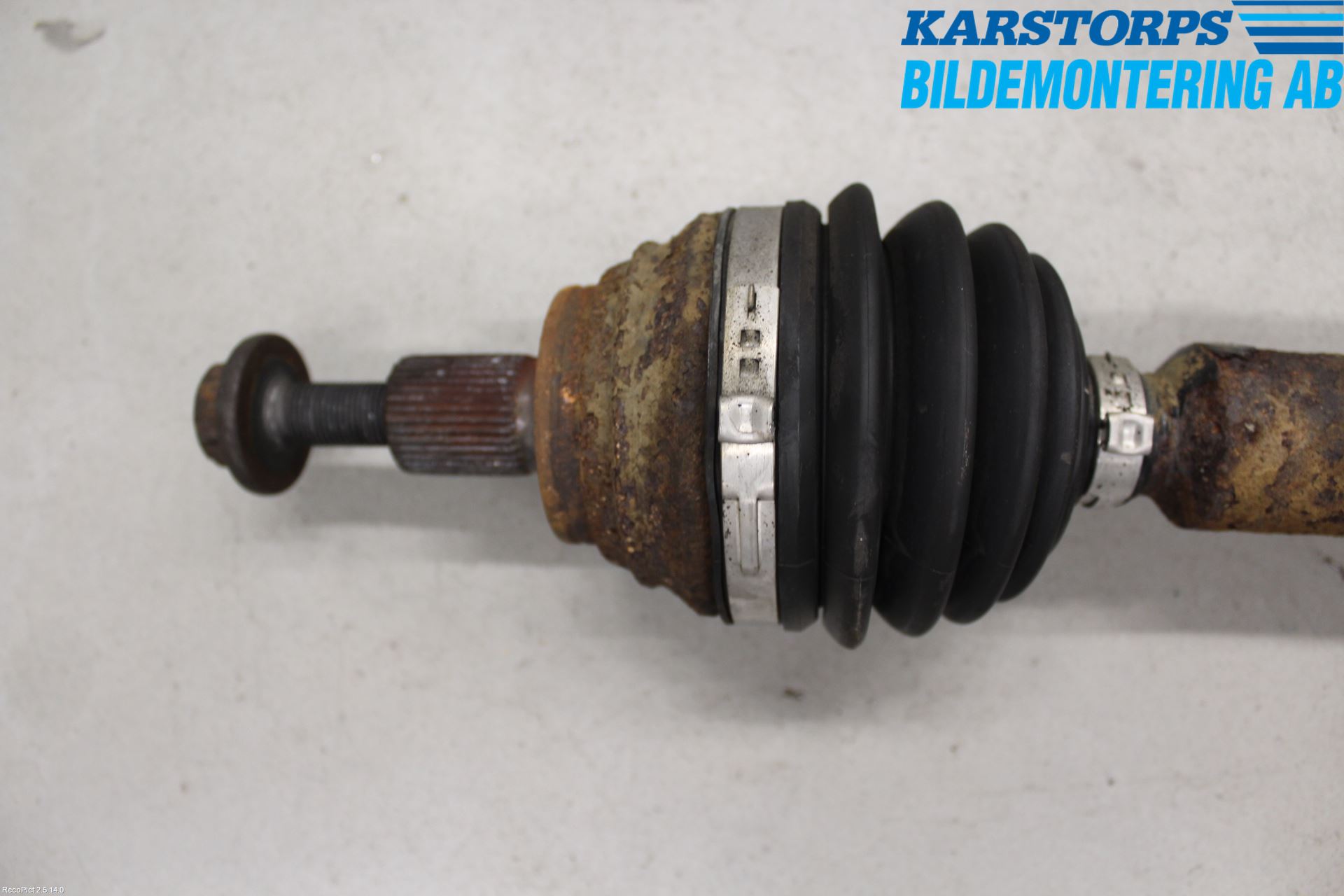 Audi A3/S3 05-13 Drivaksel Foran Kompl Høyre
