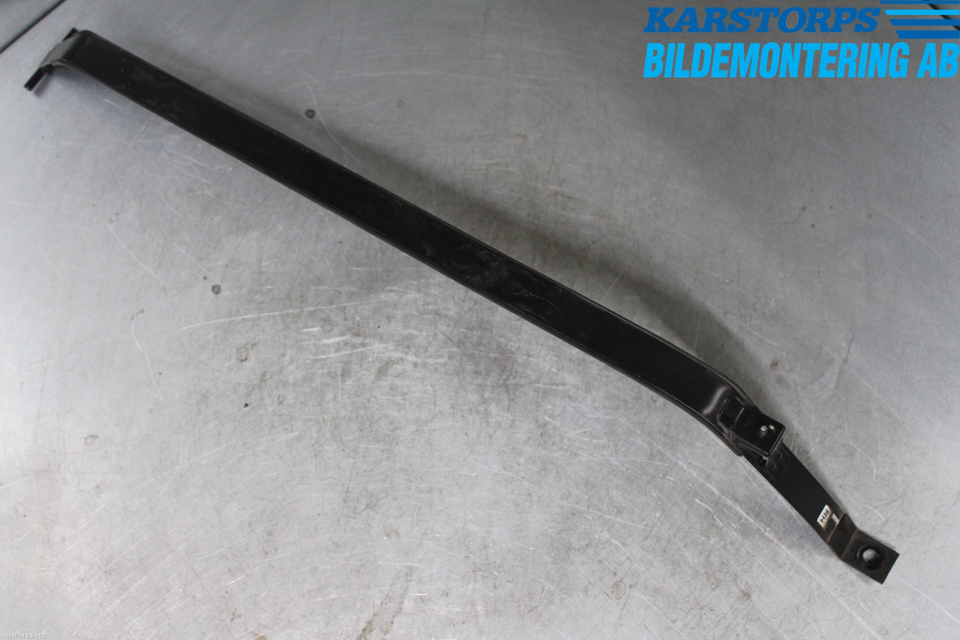 Hyundai i40 16-18 Drivstofftank Bånd-Feste