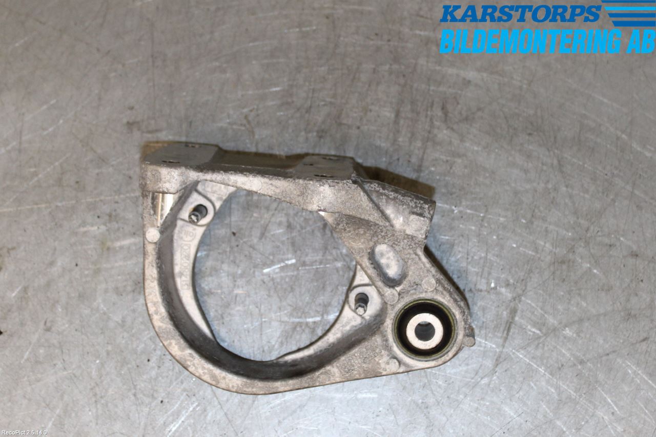 Volvo XC60 14-17 Mellomaksel Opphengslager