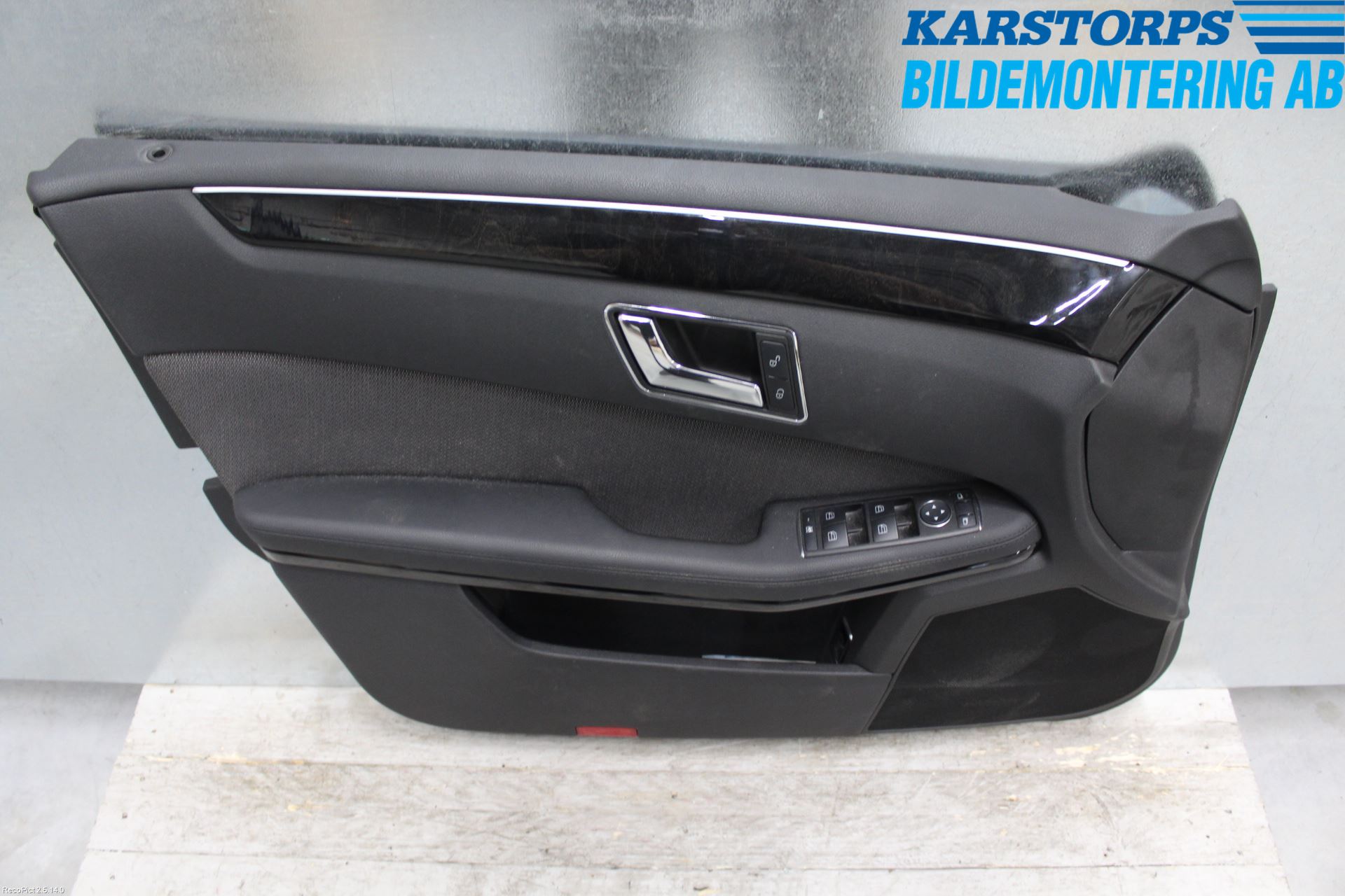 Mercedes-Benz MB E-KLASS (W212) 09-16 Innr Dørtrekk Venstre