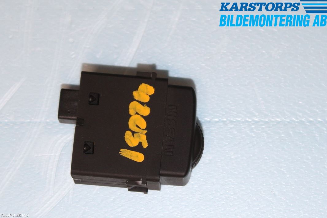 Nissan NAVARA 05-16 Frontlykt Lysspredderreg