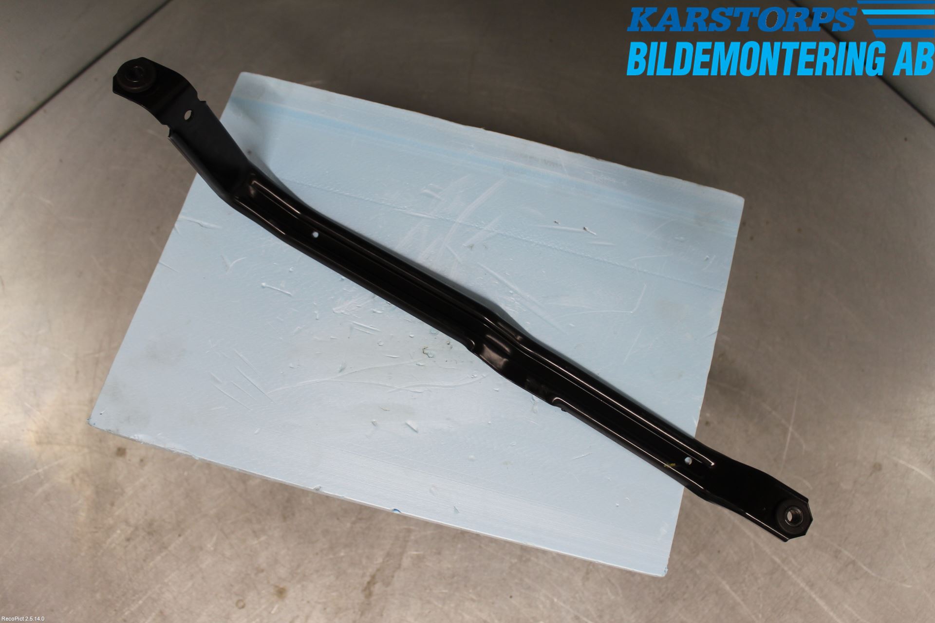 BMW 1 F20/F21 11-19 Drivstofftank Bånd-Feste