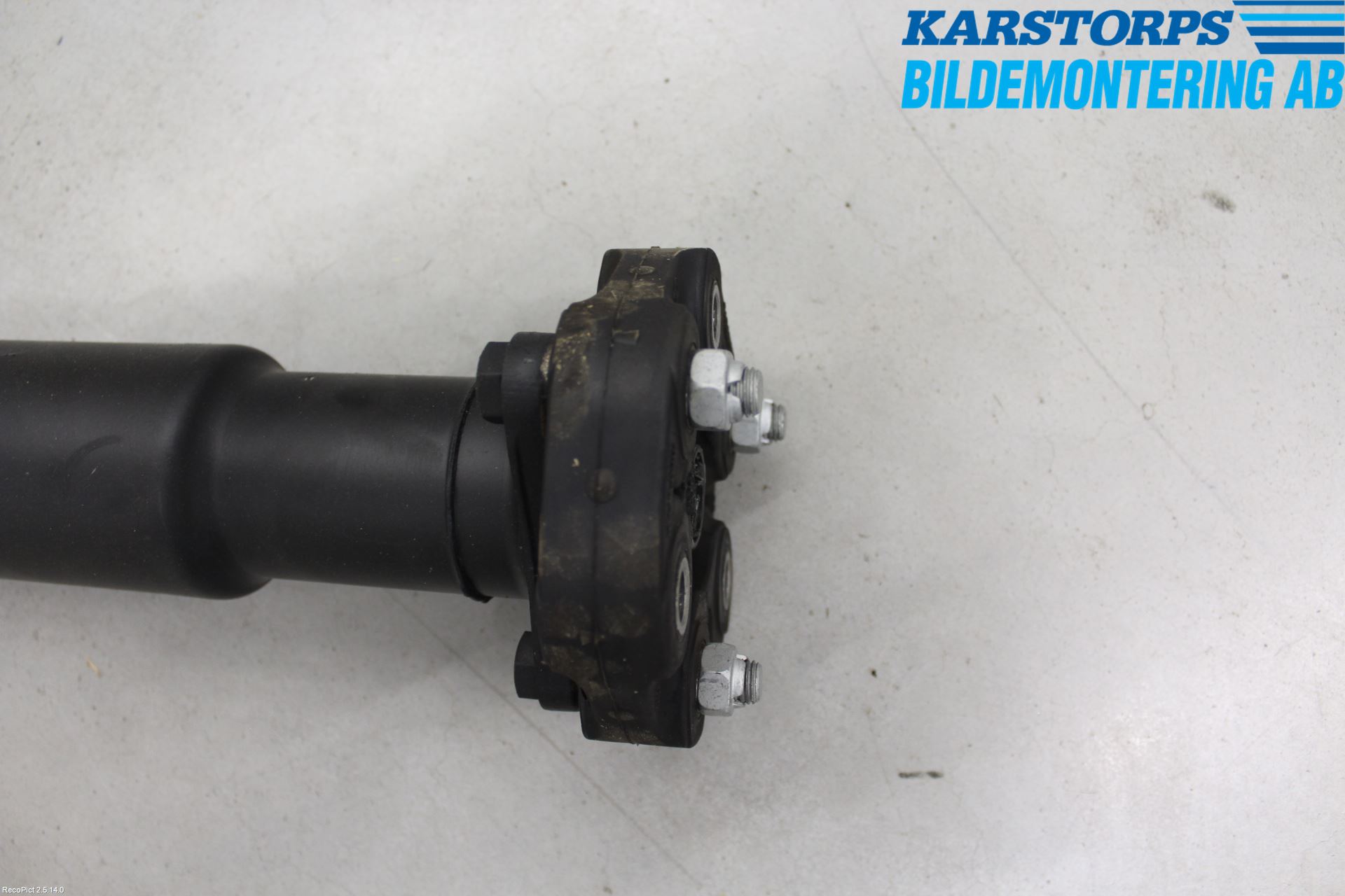 BMW 3 F30/F31/F80 12-19 Mellomaksel Kompl