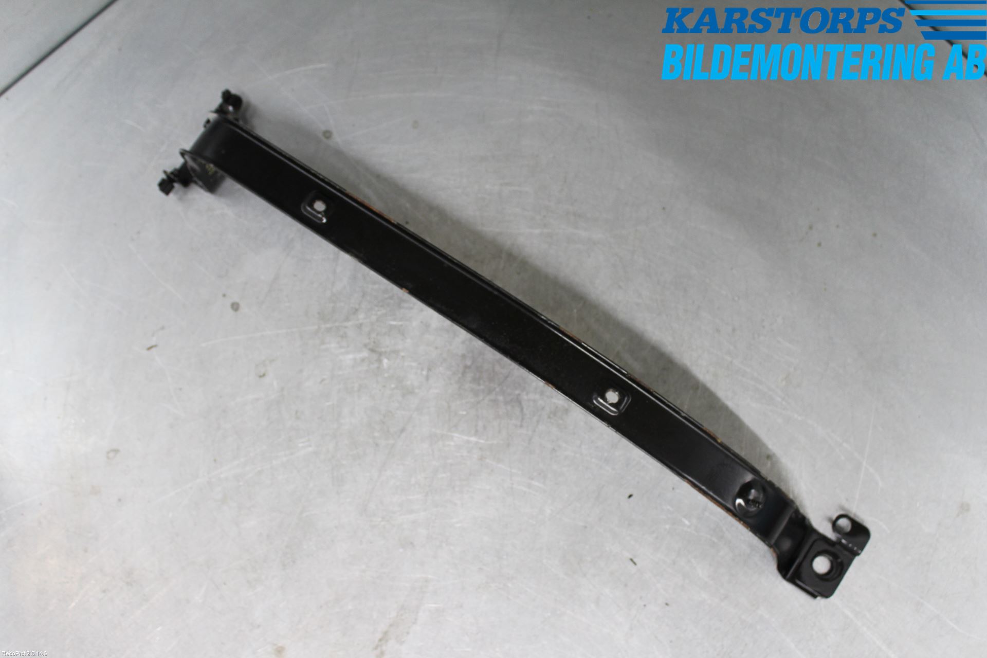 Volvo V70 08-13 Drivstofftank Bånd-Feste