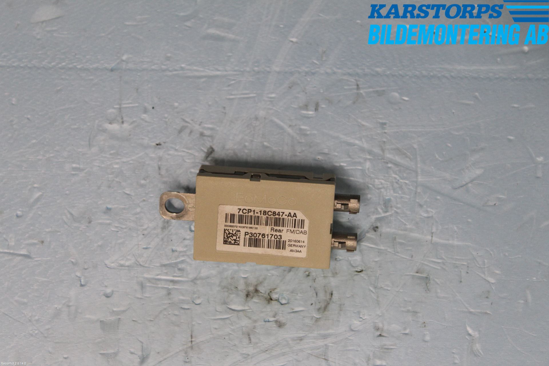 Volvo V40 CROSS COUNTRY 13-19 Stereo Antenneforsterker