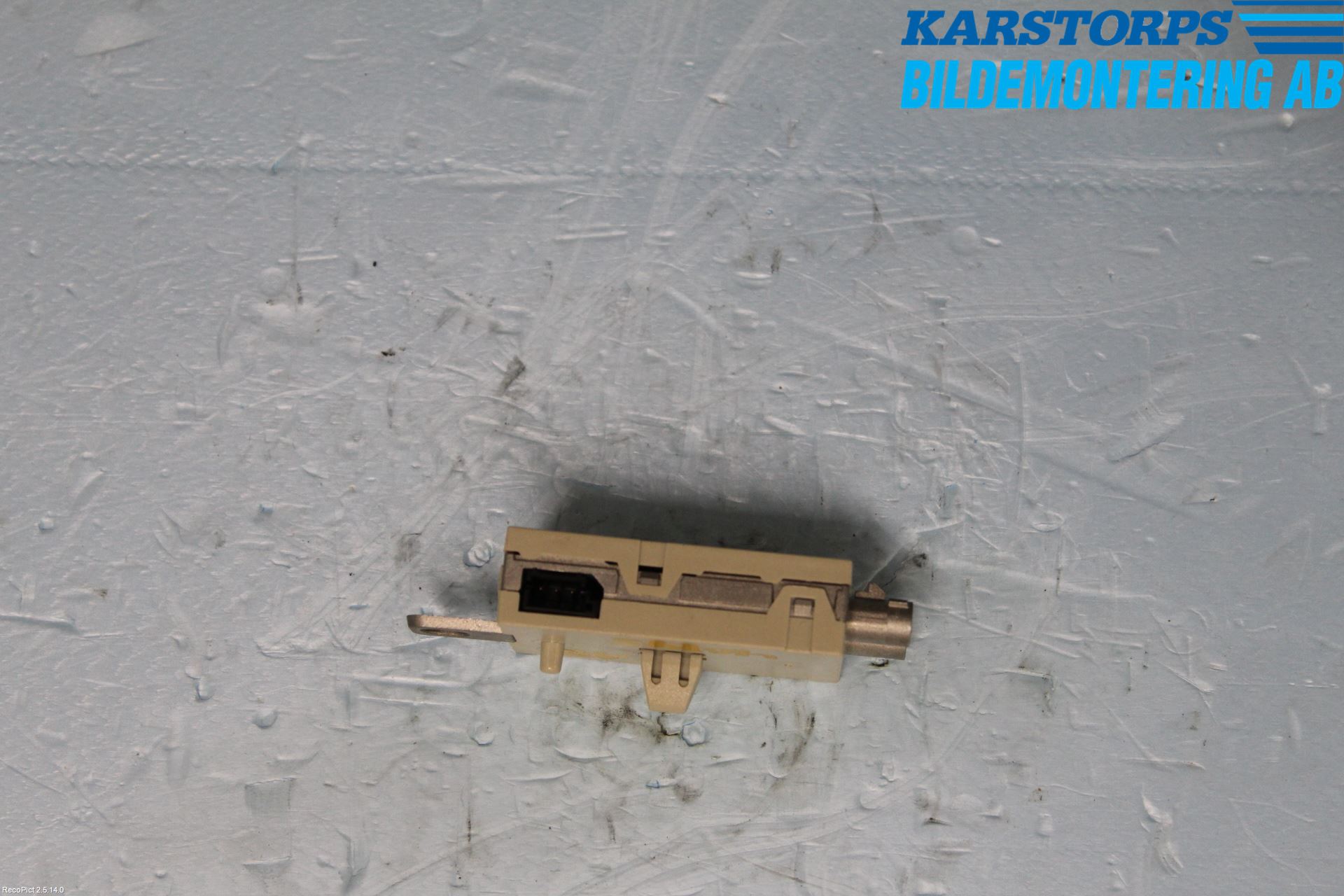 Volvo V40 CROSS COUNTRY 13-19 Stereo Antenneforsterker