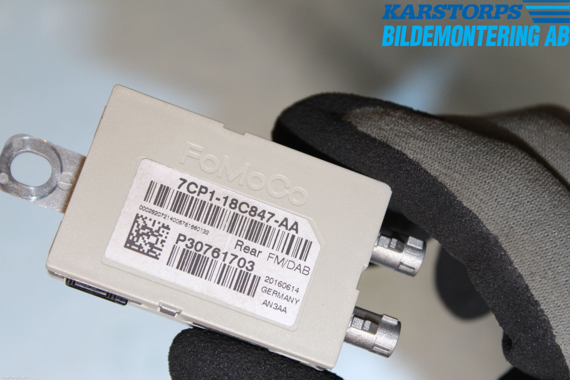 Volvo V40 CROSS COUNTRY 13-19 Stereo Antenneforsterker
