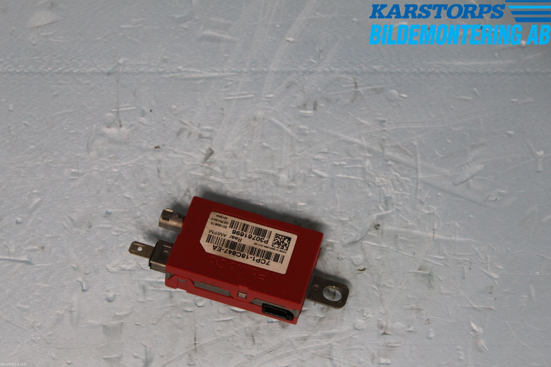Volvo V40 CROSS COUNTRY 13-19 Stereo Antenneforsterker