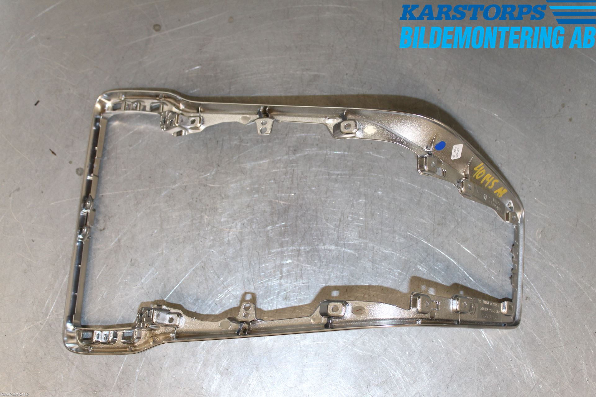 Volvo V40 CROSS COUNTRY 13-19 Instrumentkonsoll Midt