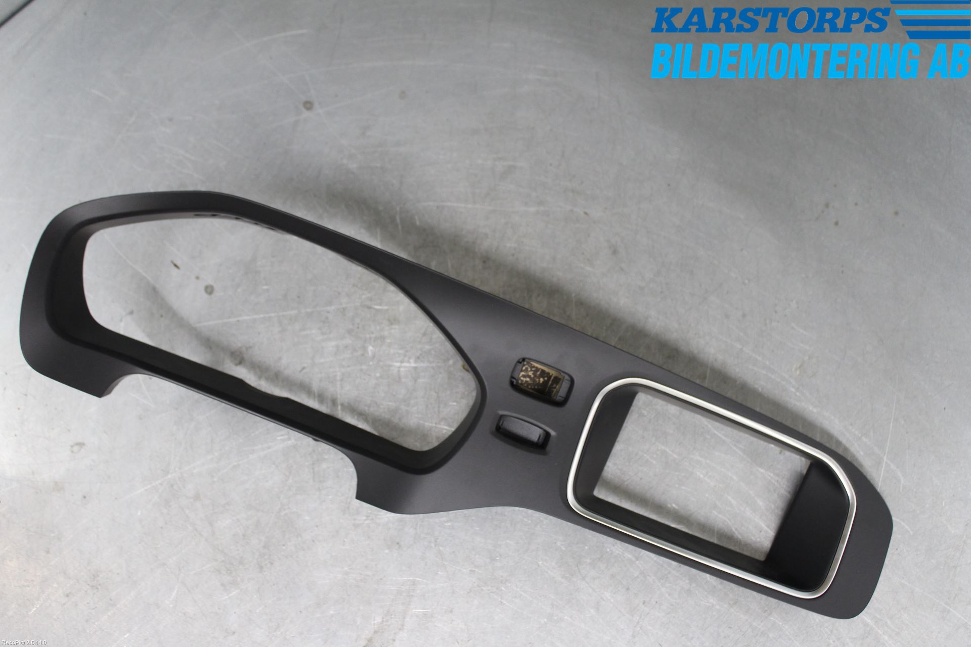 Volvo V40 CROSS COUNTRY 13-19 Instrument Ramme