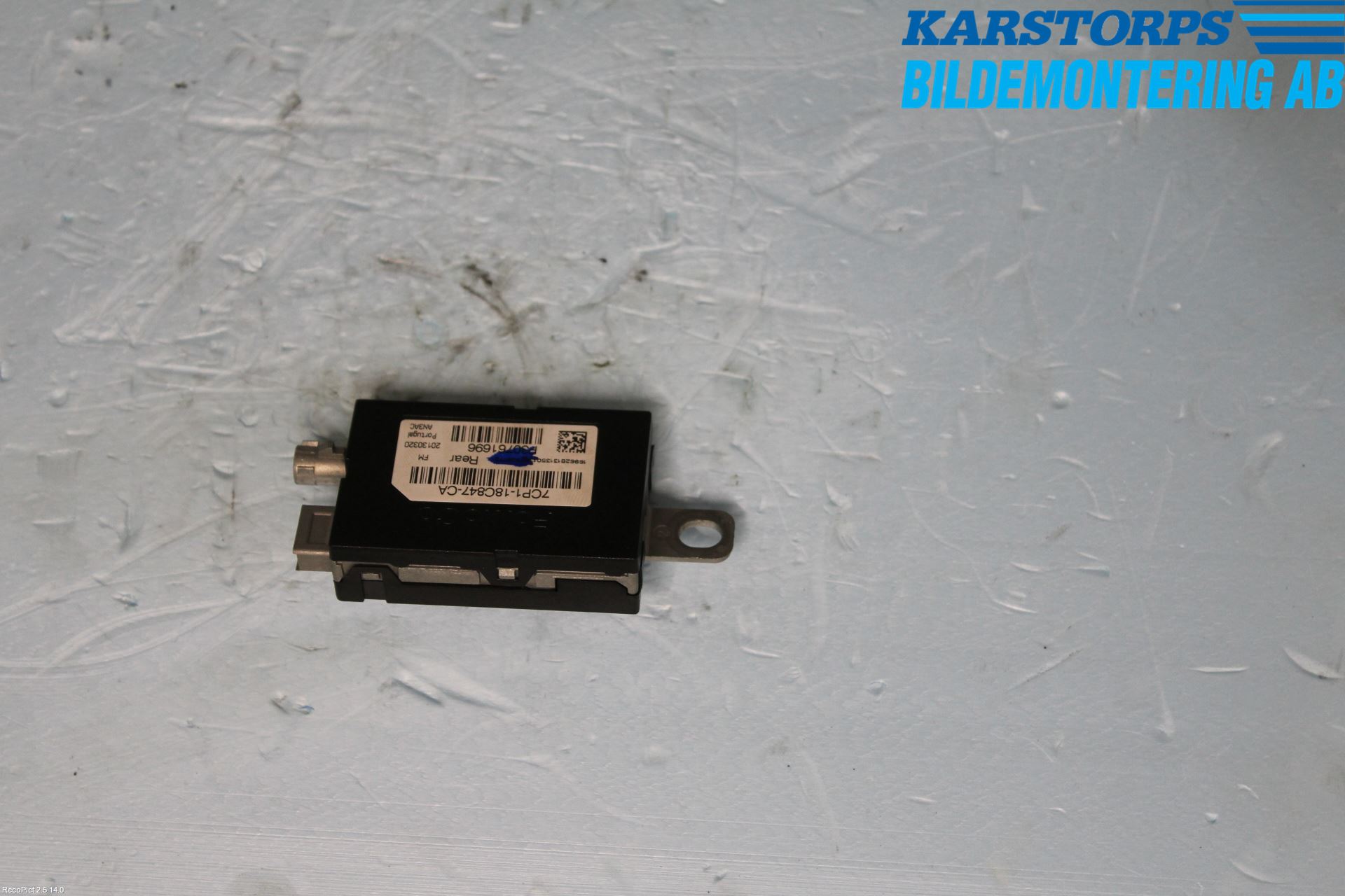 Volvo V40 CROSS COUNTRY 13-19 Stereo Antenneforsterker