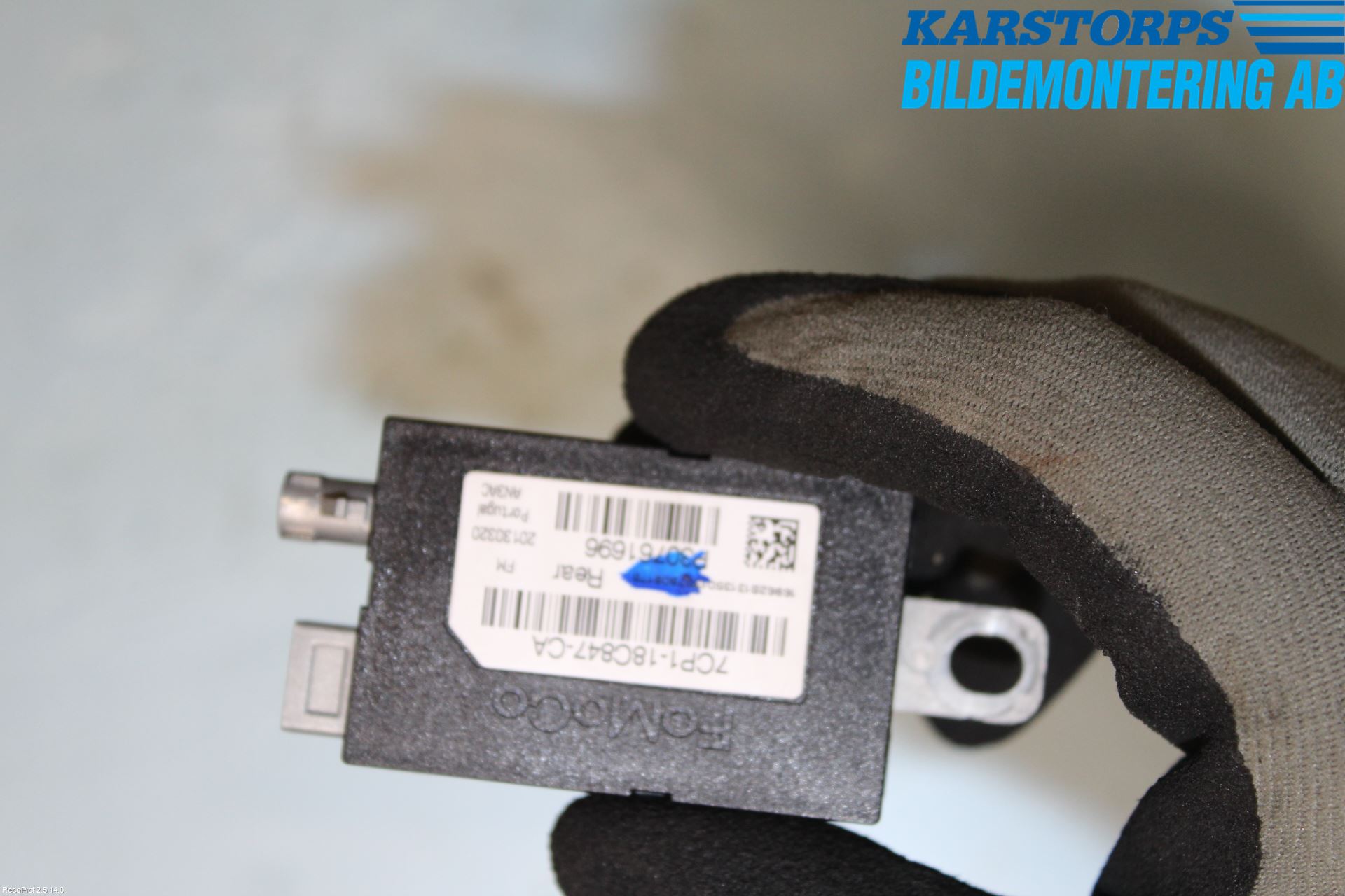Volvo V40 CROSS COUNTRY 13-19 Stereo Antenneforsterker