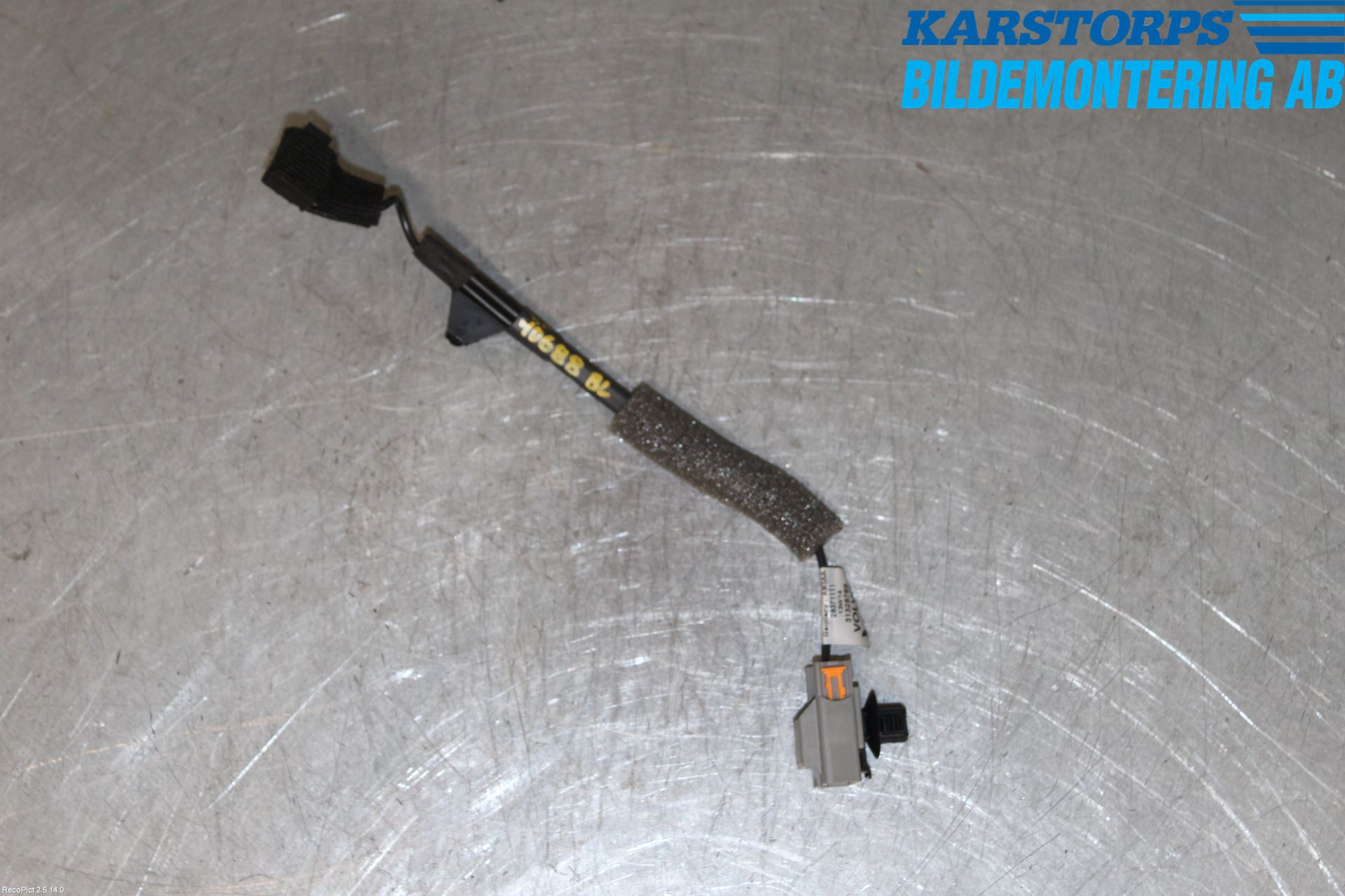 Volvo V40 CROSS COUNTRY 13-19 Stereo Antenneforsterker