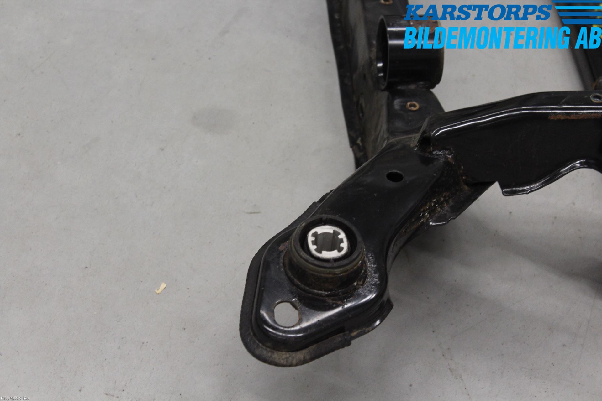 Volvo V70 08-13 Bakaksel Feste Travers-Ramme