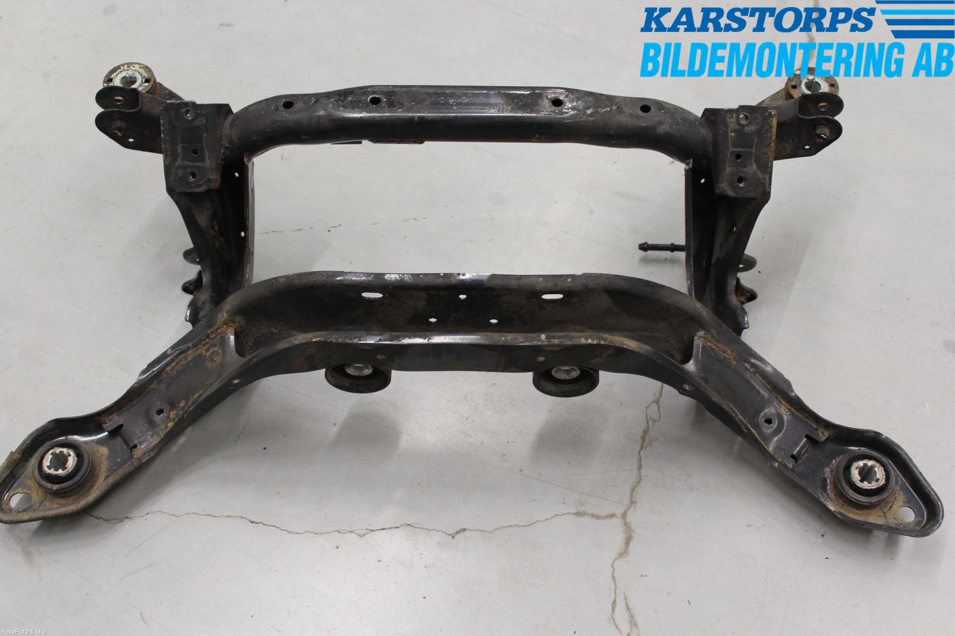 Volvo V70 08-13 Bakaksel Feste Travers-Ramme