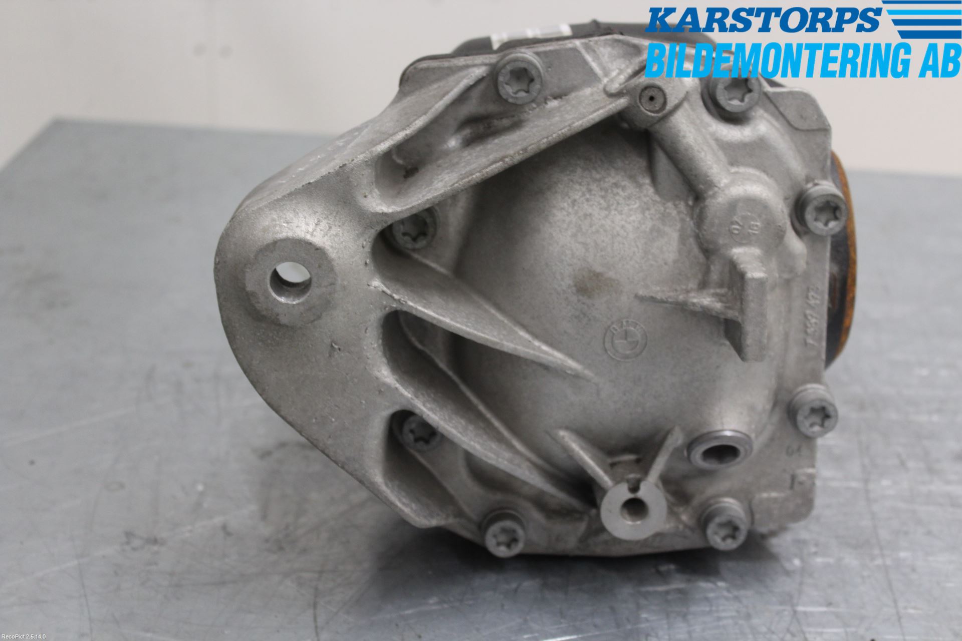 BMW 1 F20/F21 11-19 Bakaksel Kardang Bak -Diff