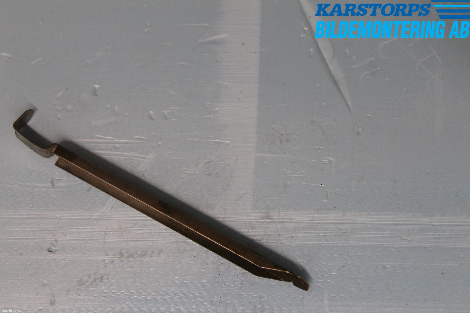 Volvo V50 04-07 Frontlykt Holder-Feste