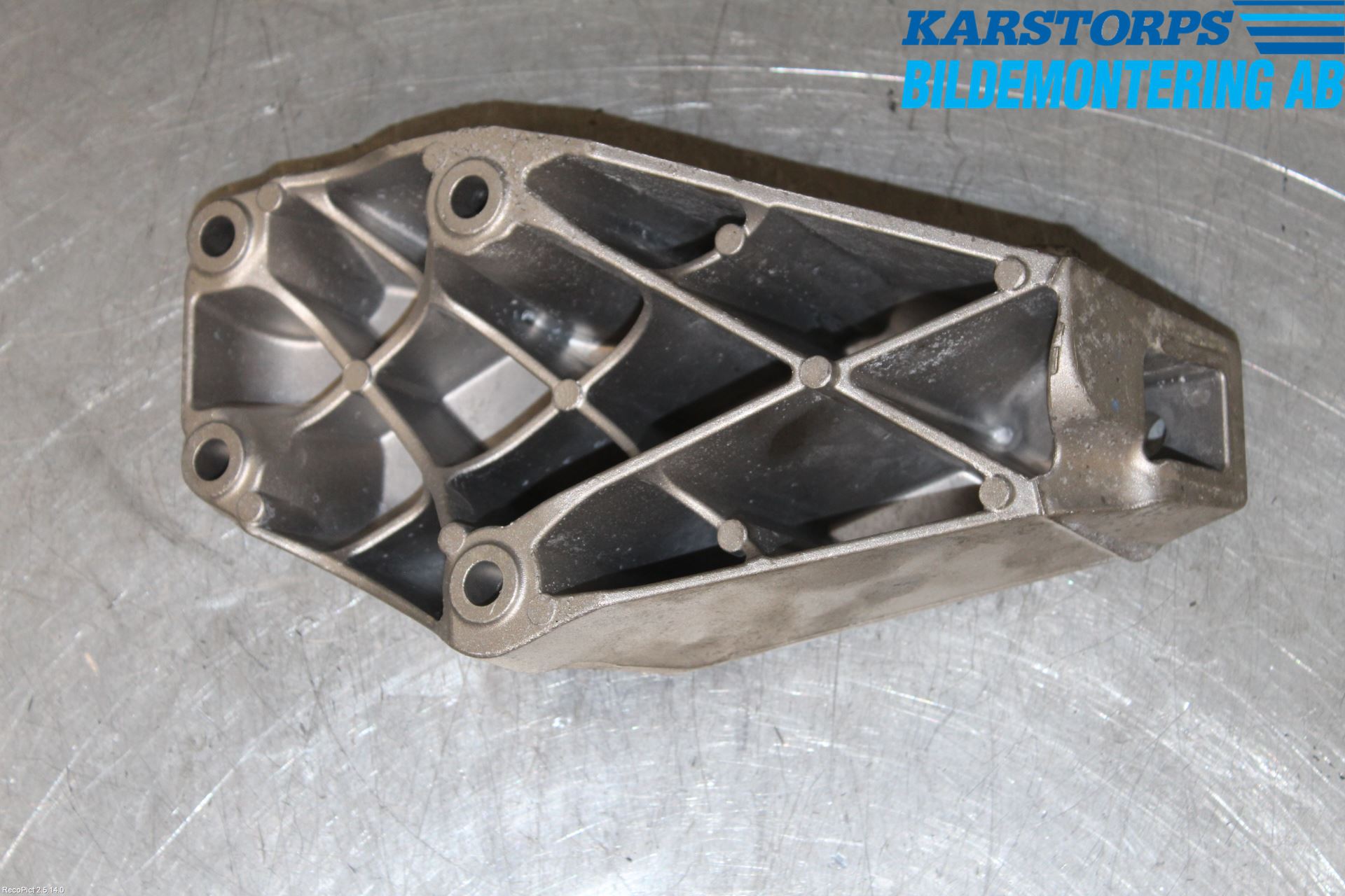 BMW 5 F10/F11/F18 09-17 Motor Feste Stål-Alu