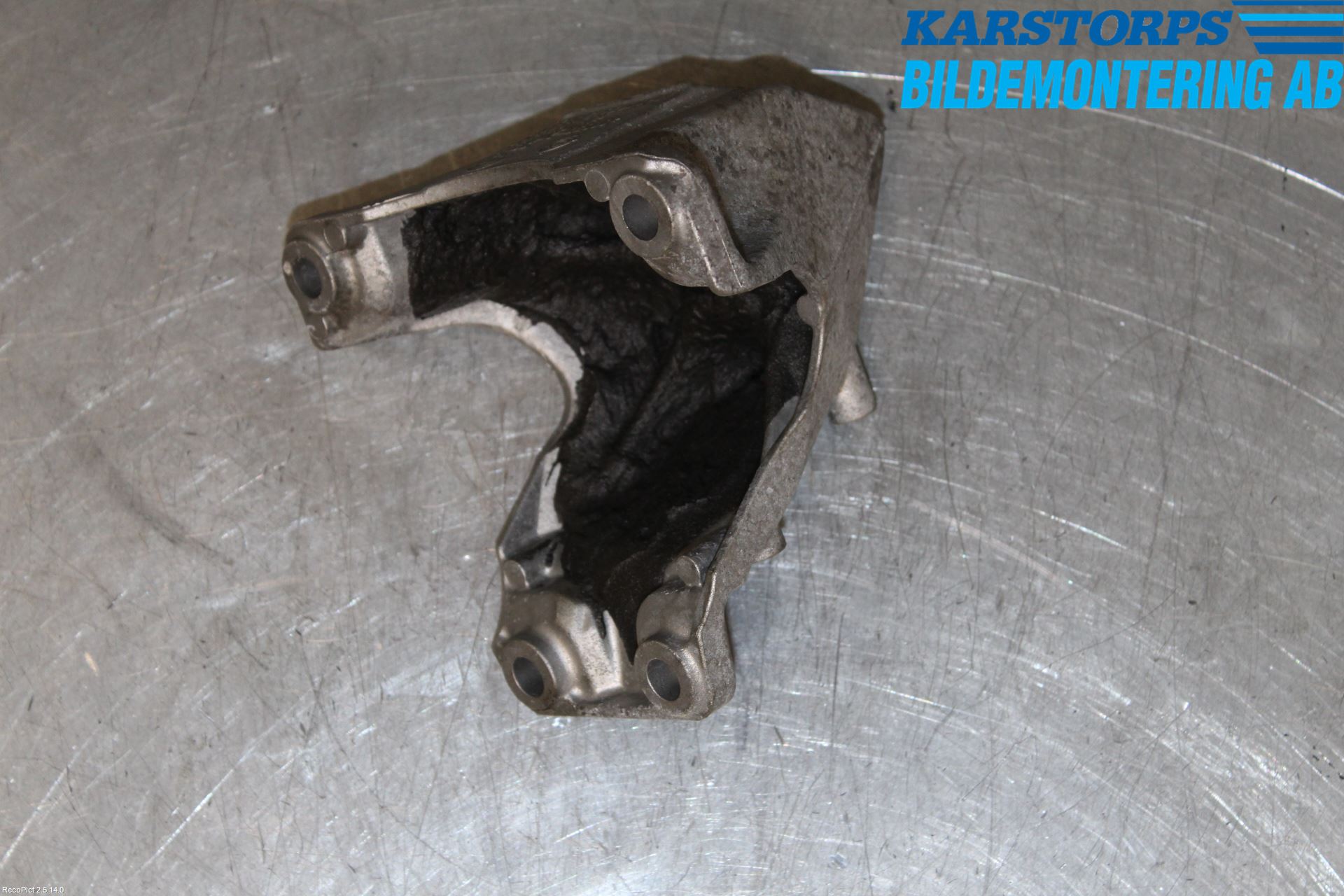 BMW 5 F10/F11/F18 09-17 Motor Feste Stål-Alu