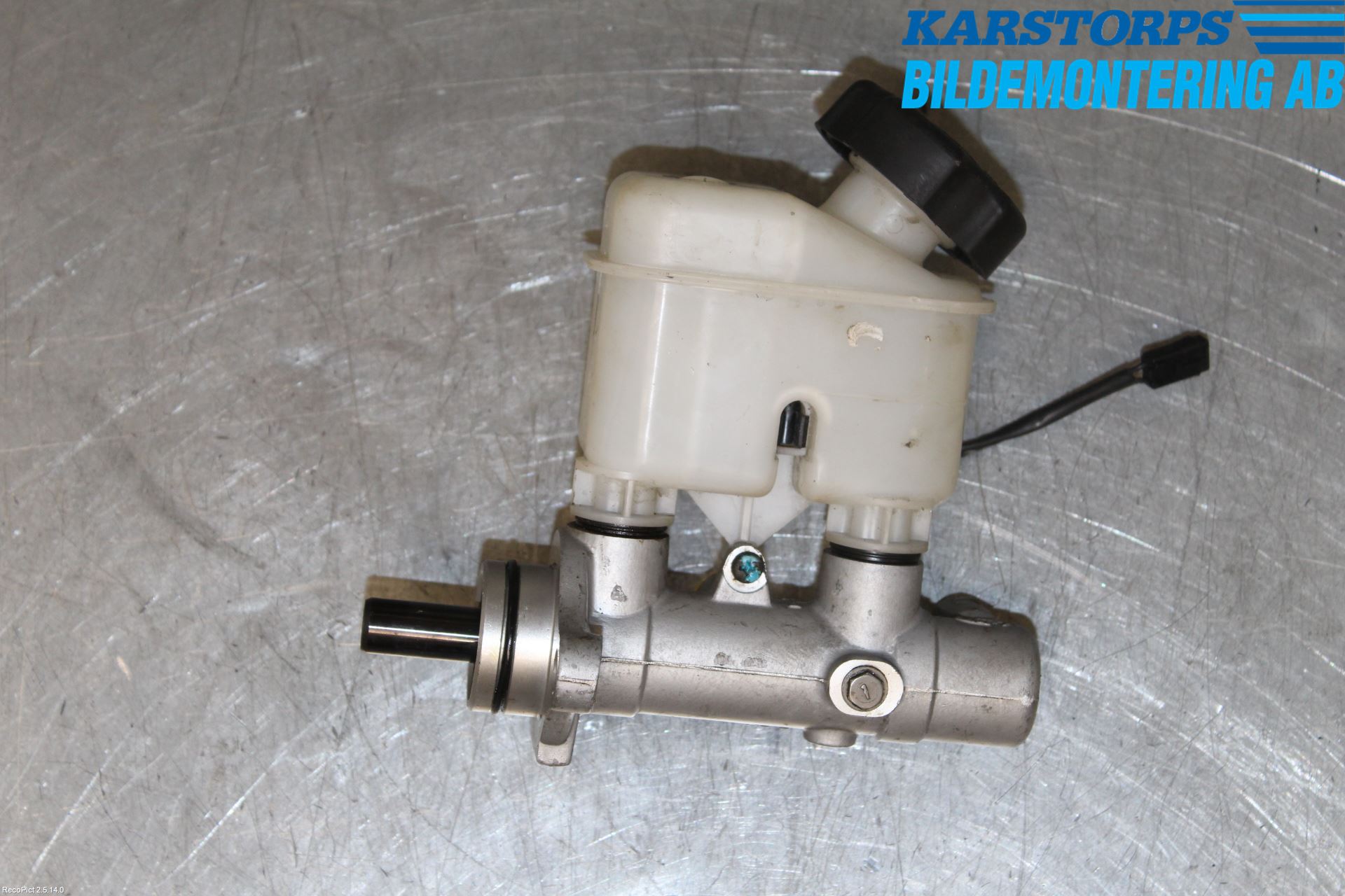 Kia CARENS I  03-06 Brems Hovedsylinder