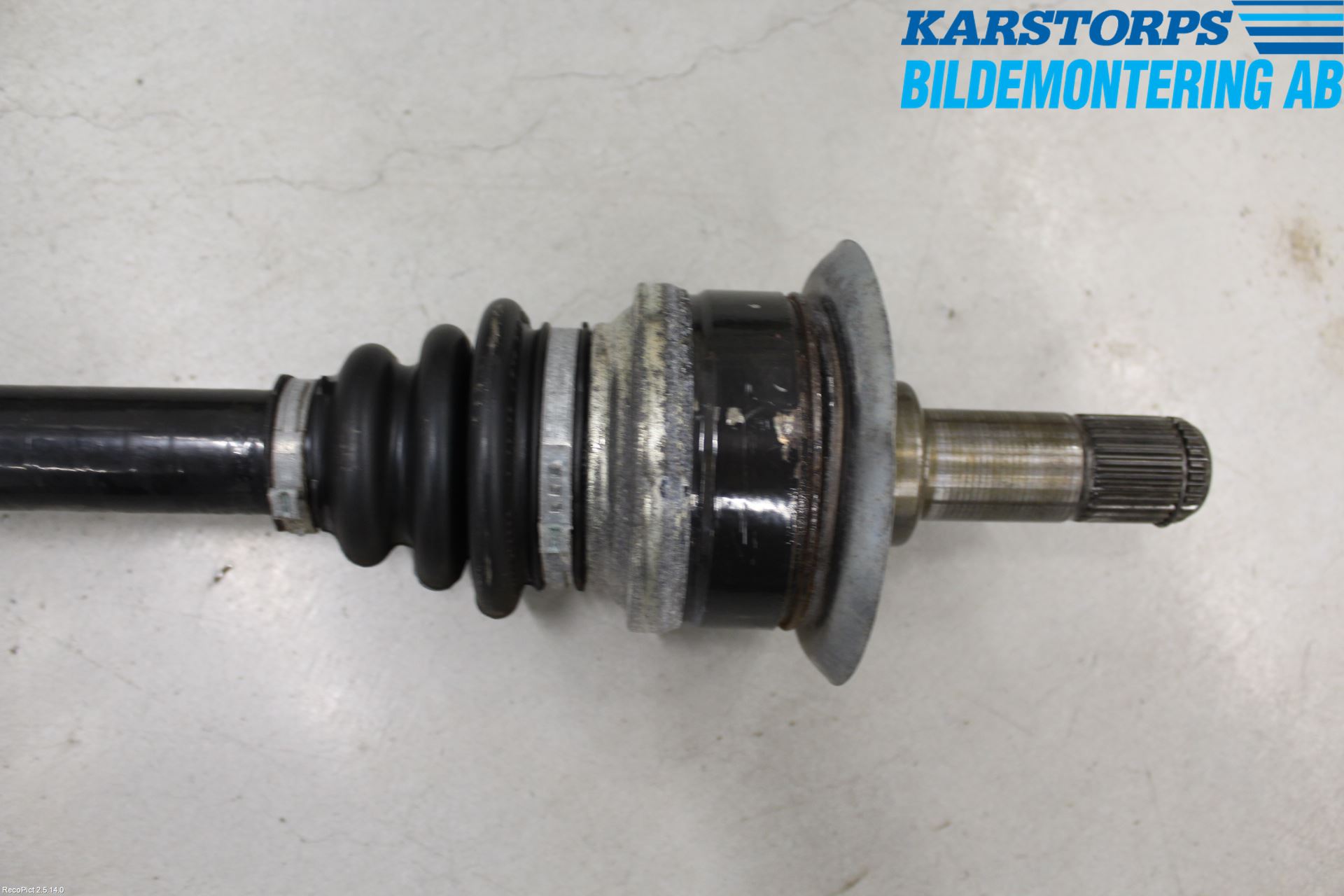 BMW 5 F10/F11/F18 09-17 Drivaksel Bak Kompl Høyre