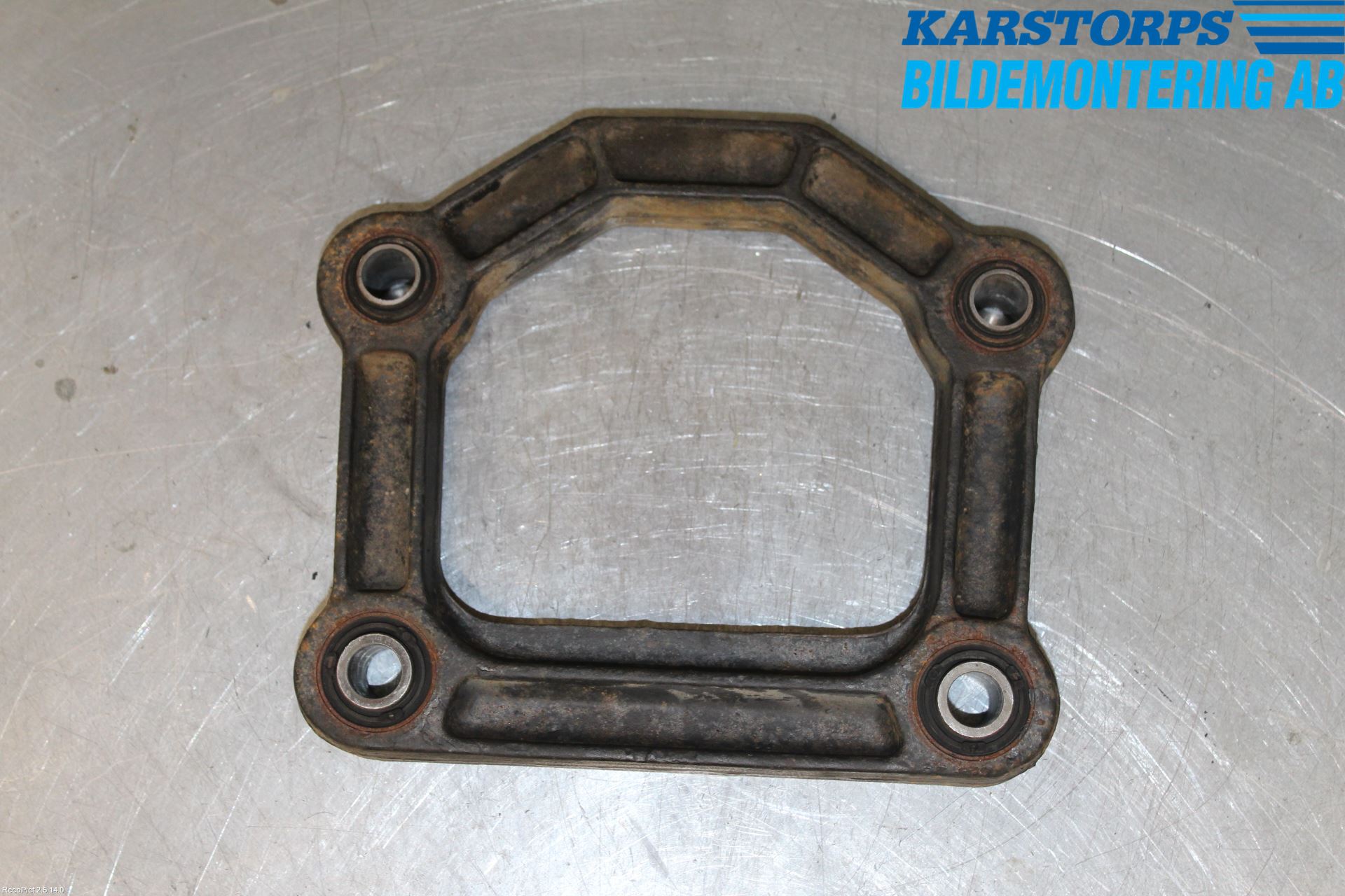 Jaguar XK8/XKR   96-06 Bakaksel Feste Travers-Ramme