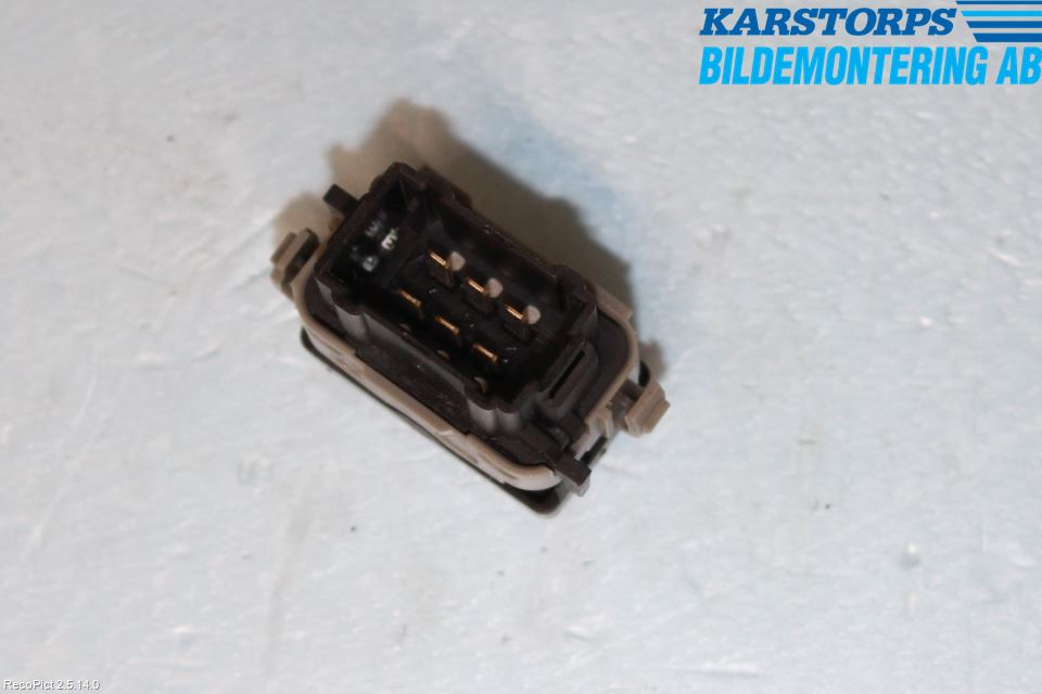 Nissan QASHQAI   07-10 Bryter Varmesete