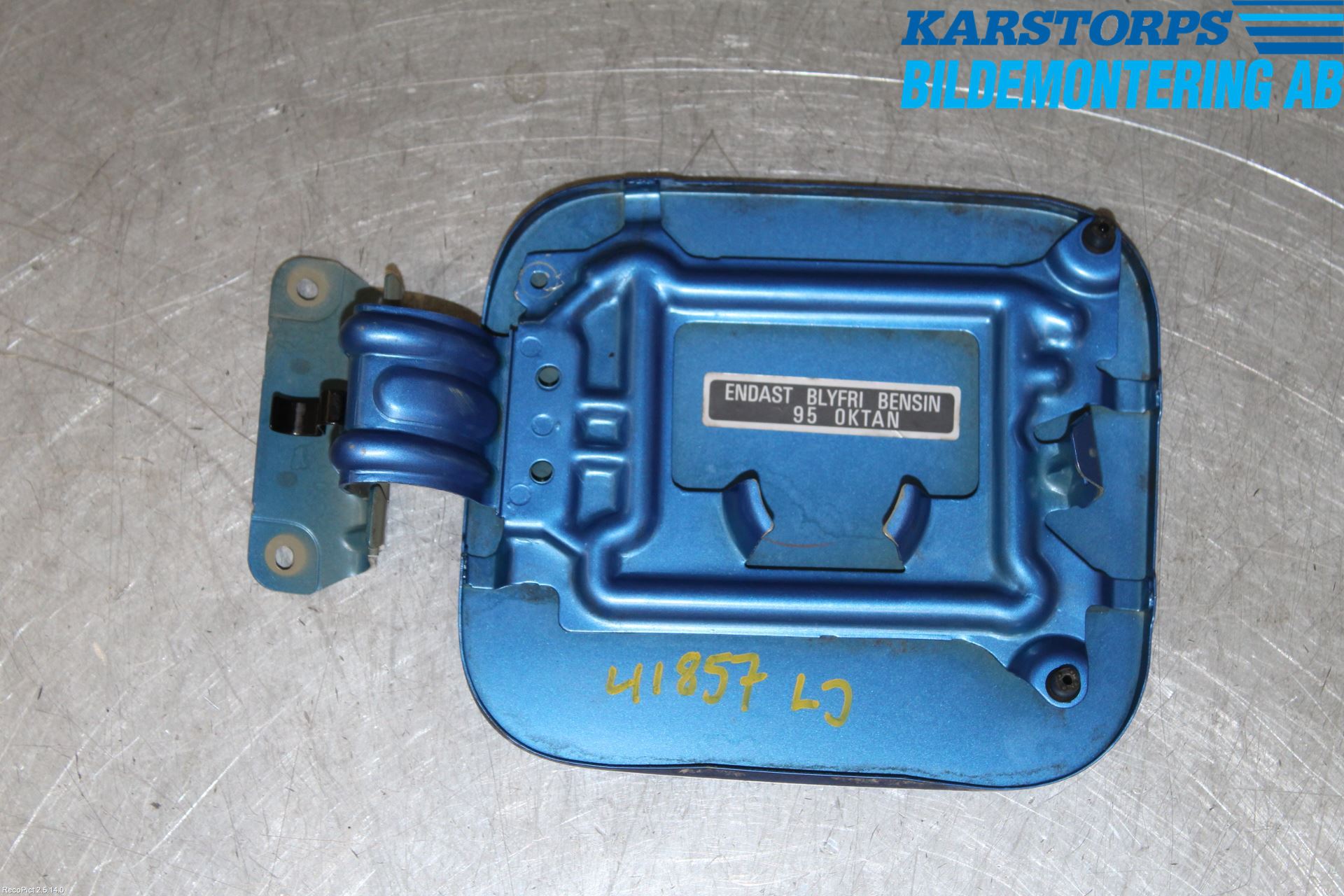 Nissan QASHQAI   07-10 Drivstoff Tankluke