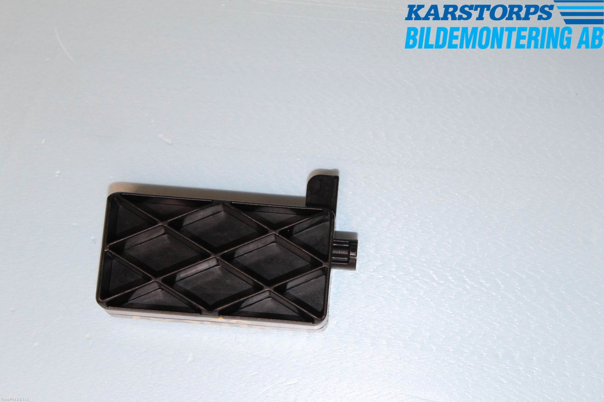 Volvo V70 08-13 Radiator Feste - Ramme - Bjelk