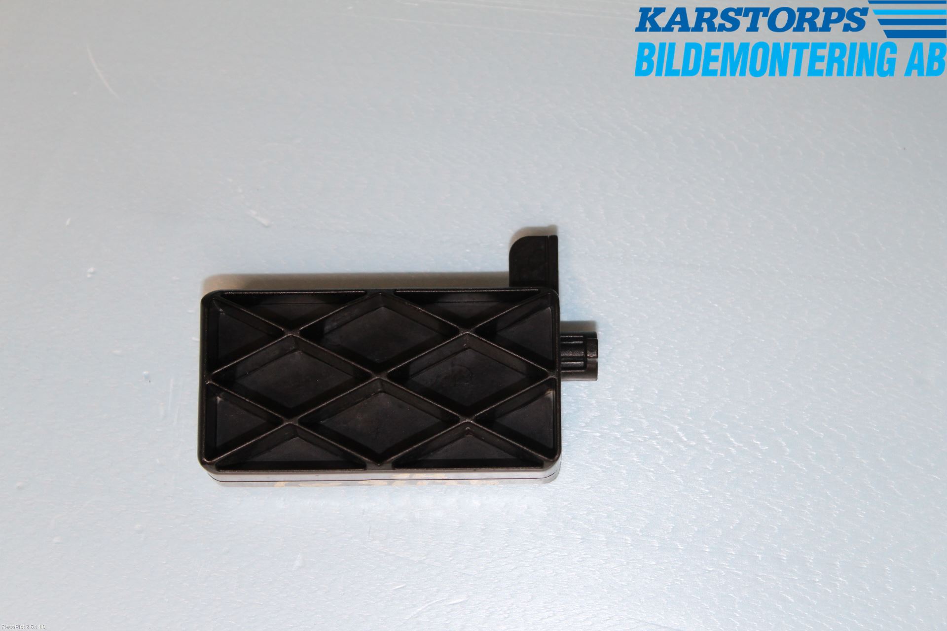 Volvo V70 08-13 Radiator Feste - Ramme - Bjelk