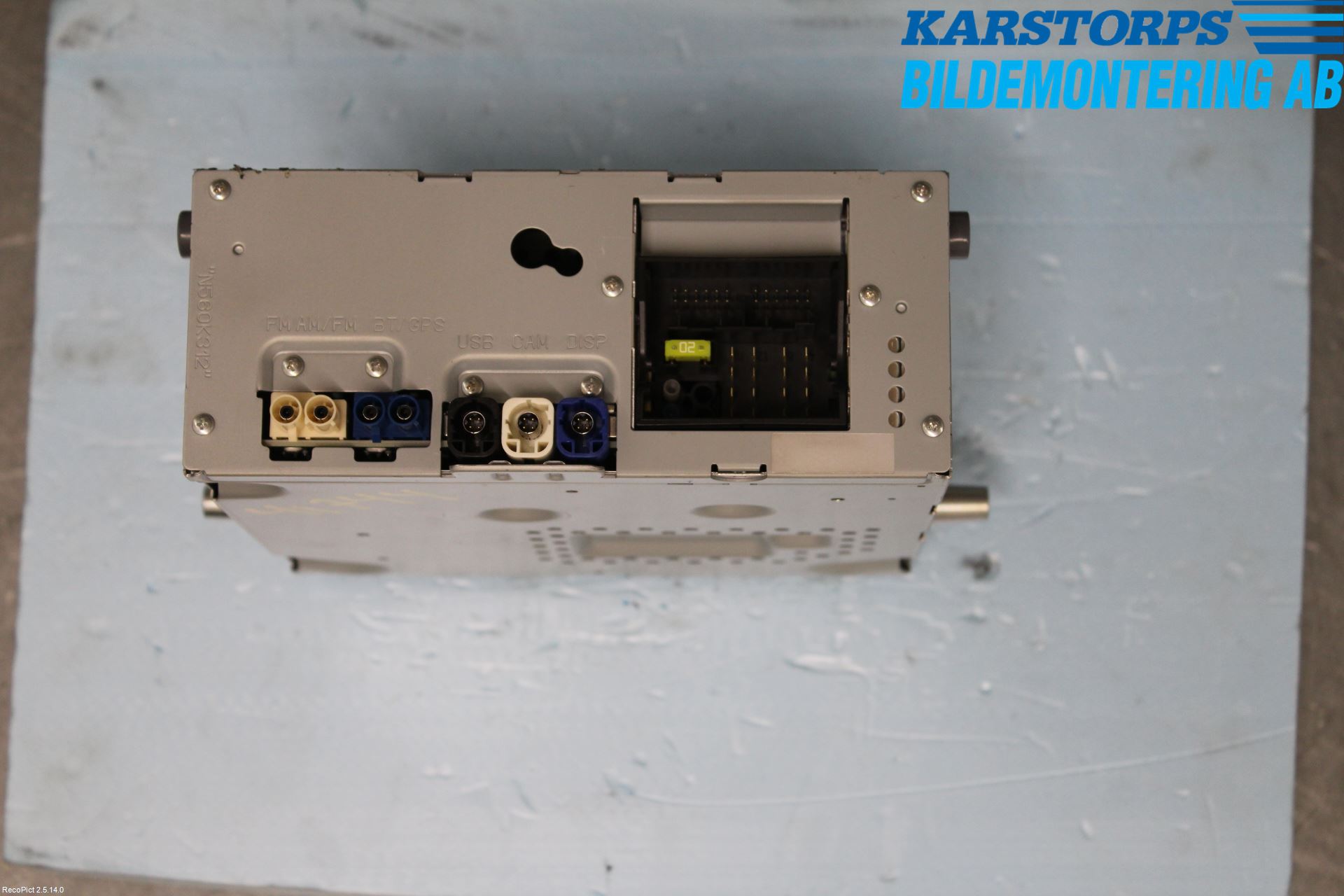 Mercedes-Benz MB C-KLASS (W205) 14-21 Stereo Radio Med Cd