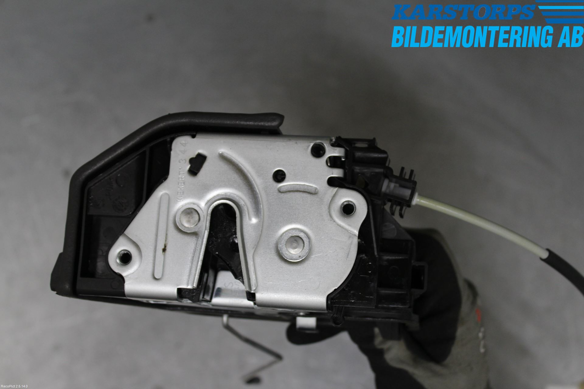 BMW 5 F10/F11/F18 09-17 Dørlås - Låsekasse