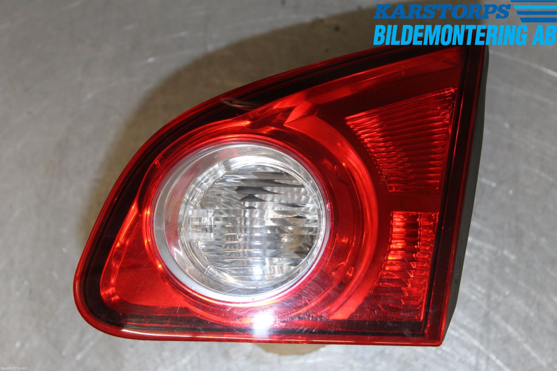 Nissan QASHQAI   07-10 Baklykt Høyre  På Luke(Indre)