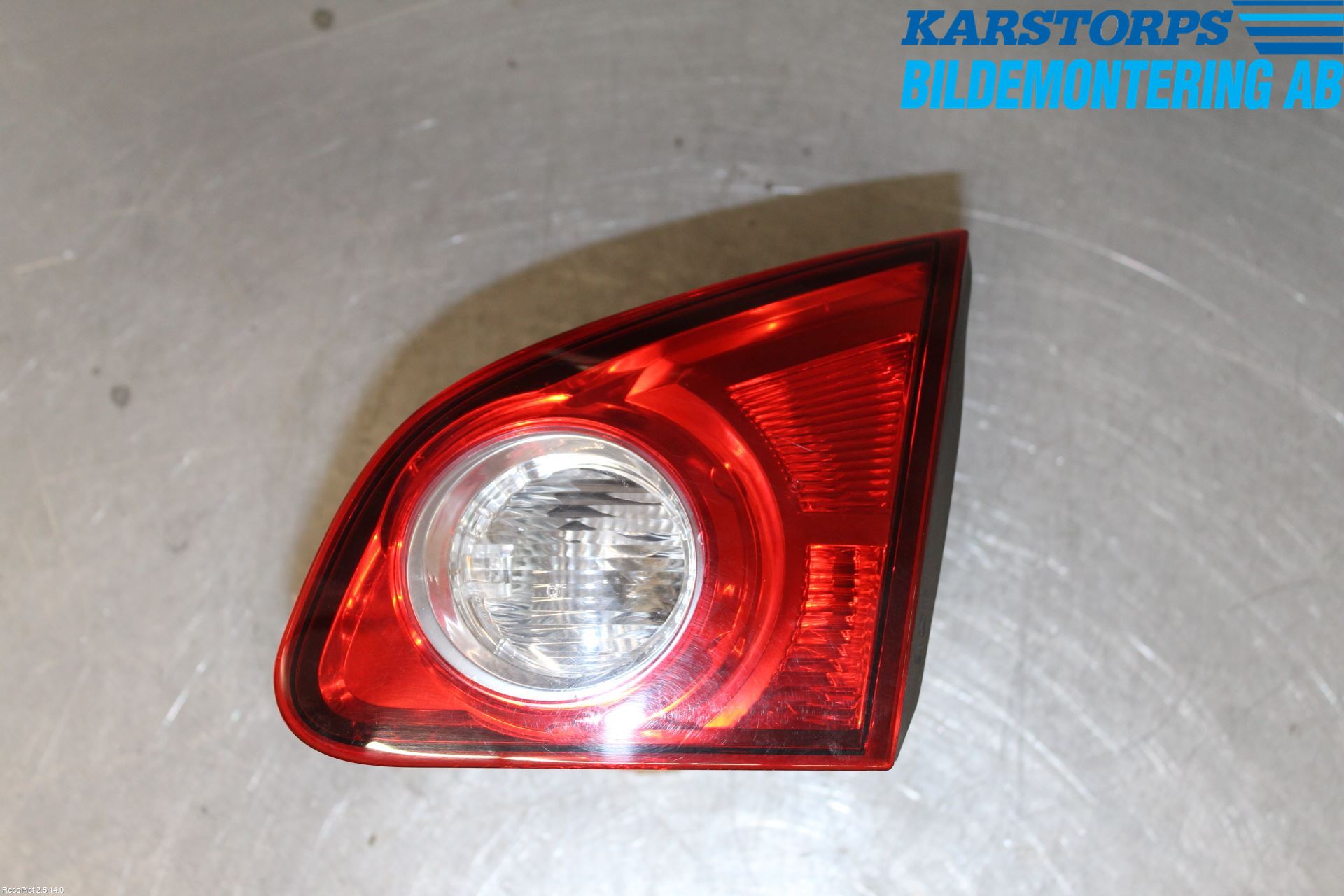 Nissan QASHQAI   07-10 Baklykt Høyre  På Luke(Indre)
