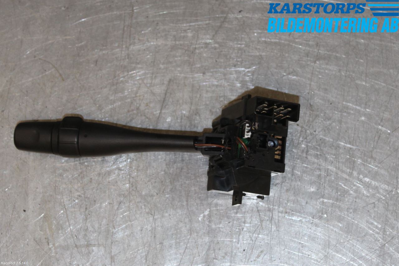 Nissan ALMERA    00-06 Bryter Ratt Visker - Spyler