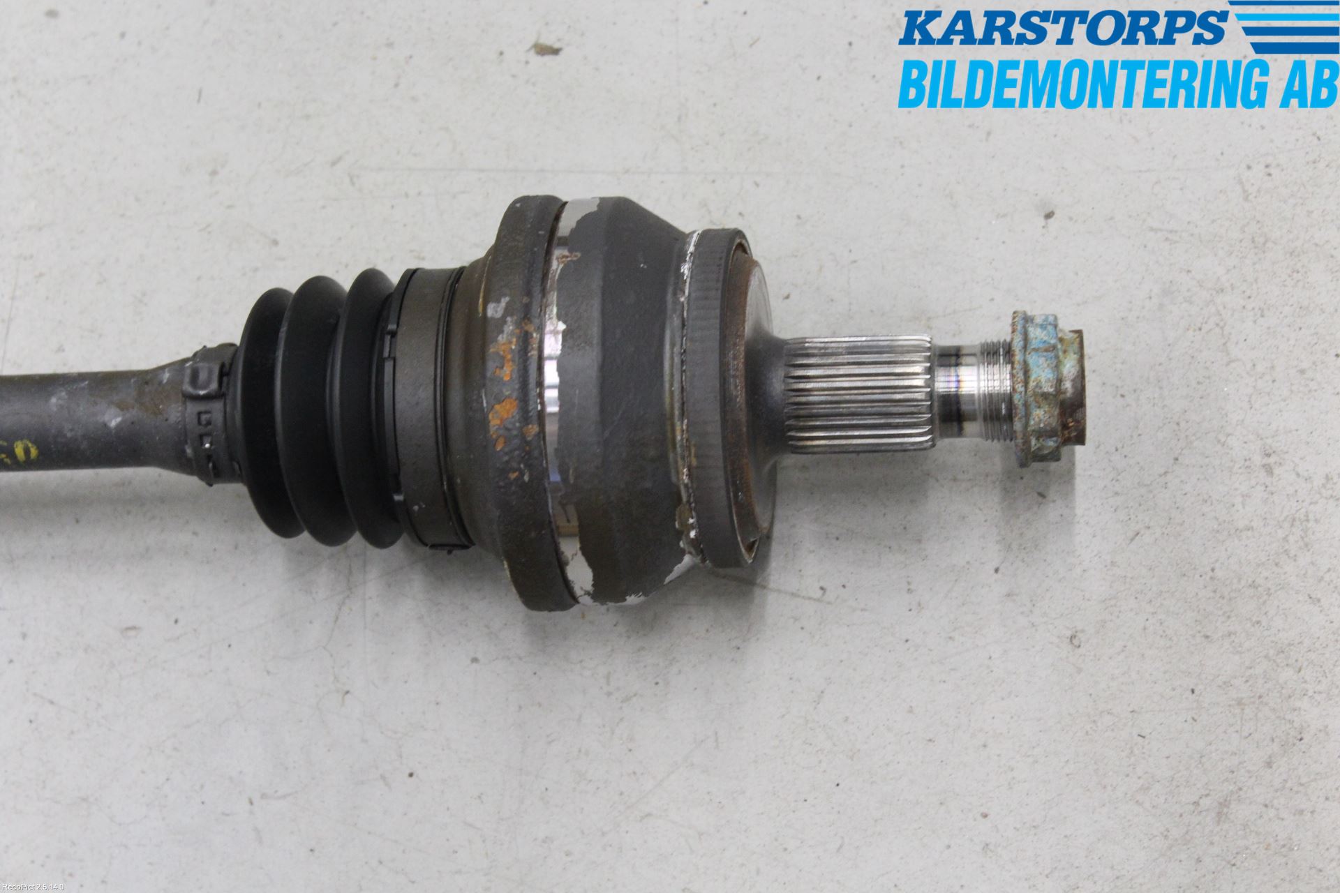 Mercedes-Benz MB C-KLASS (W204) 07-15 Drivaksel Bak Kompl Venstre