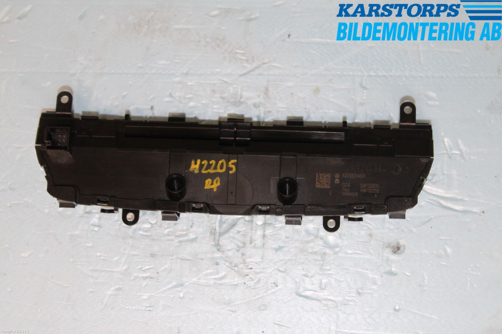 Mercedes-Benz MB C-KLASS (W205) 14-21 Stereo Radio Med Cd