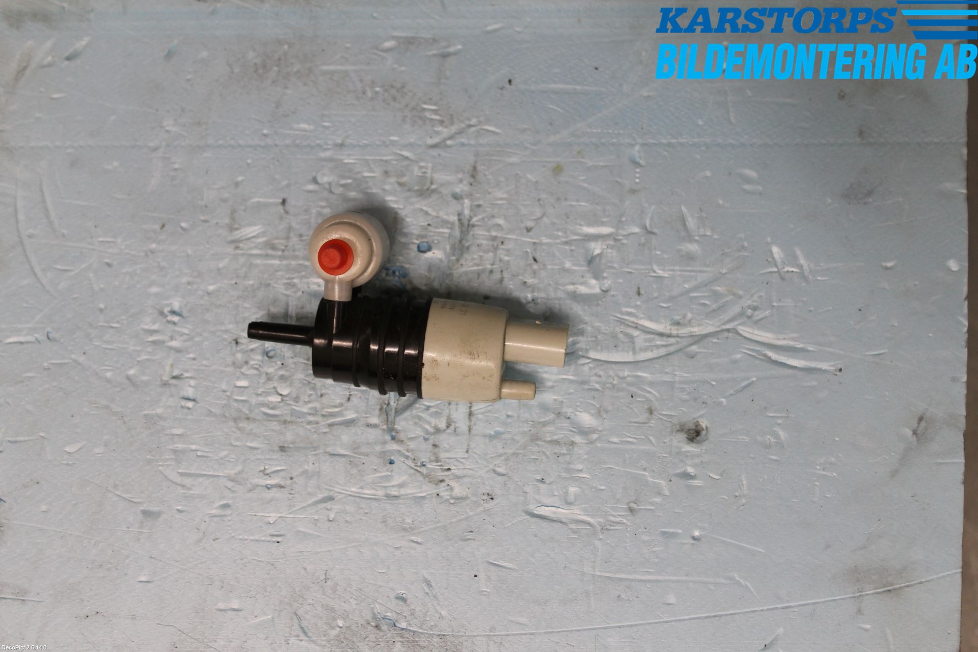 Mercedes-Benz MB C-KLASS (W205) 14-21 Spylerpumpe Frontrute